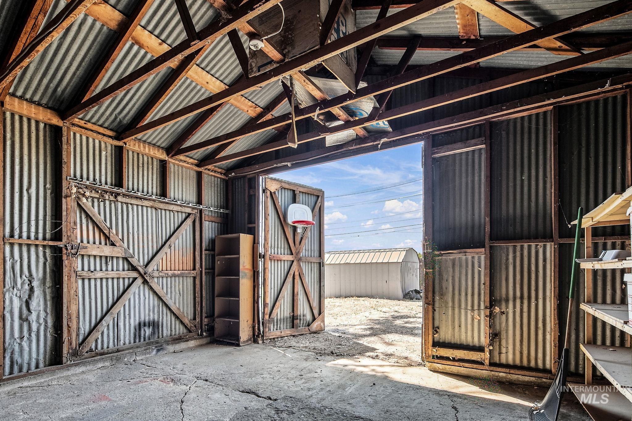 300 N Meridian Rd, Meridian, Idaho 83642, 3 Bedrooms, 6 Rooms, Business/Commercial For Sale, Price $590,000,MLS 98996408