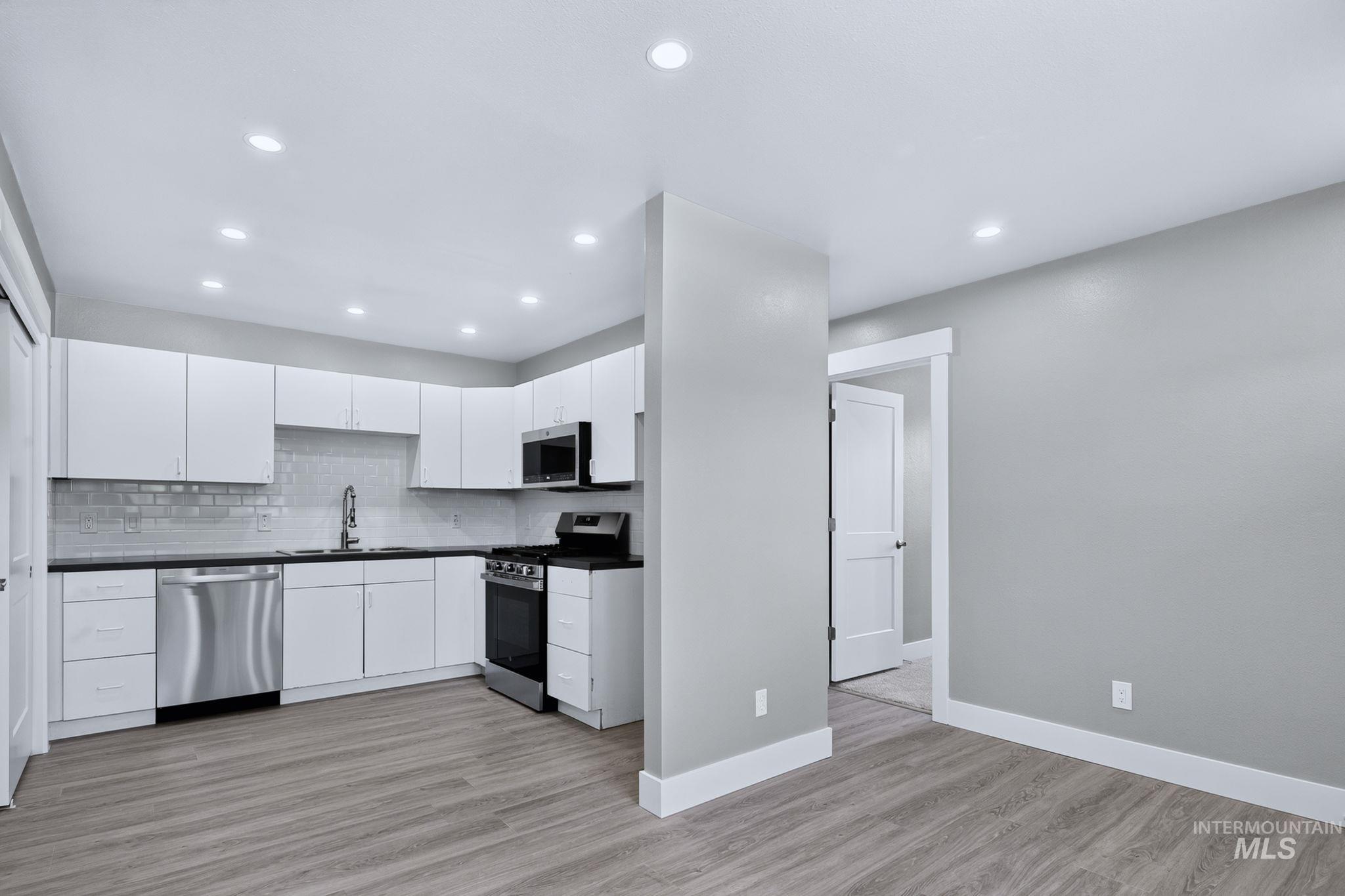 300 N Meridian, Meridian, Idaho 83642, 3 Bedrooms, 2 Bathrooms, Residential For Sale, Price $590,000,MLS 98996409