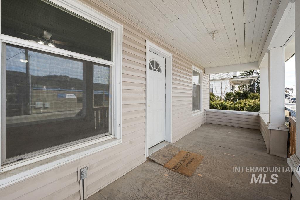 515 W College Ave, St. Maries, Idaho 83861, 3 Bedrooms, 1 Bathroom, Residential For Sale, Price $289,000, 98996410