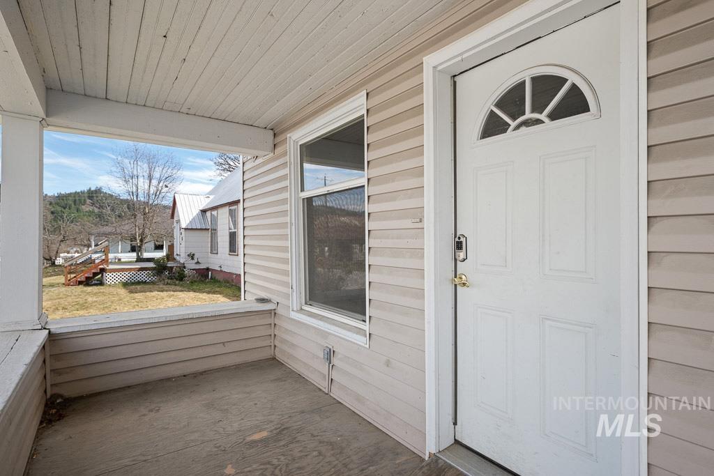 515 W College Ave, St. Maries, Idaho 83861, 3 Bedrooms, 1 Bathroom, Residential For Sale, Price $289,000, 98996410