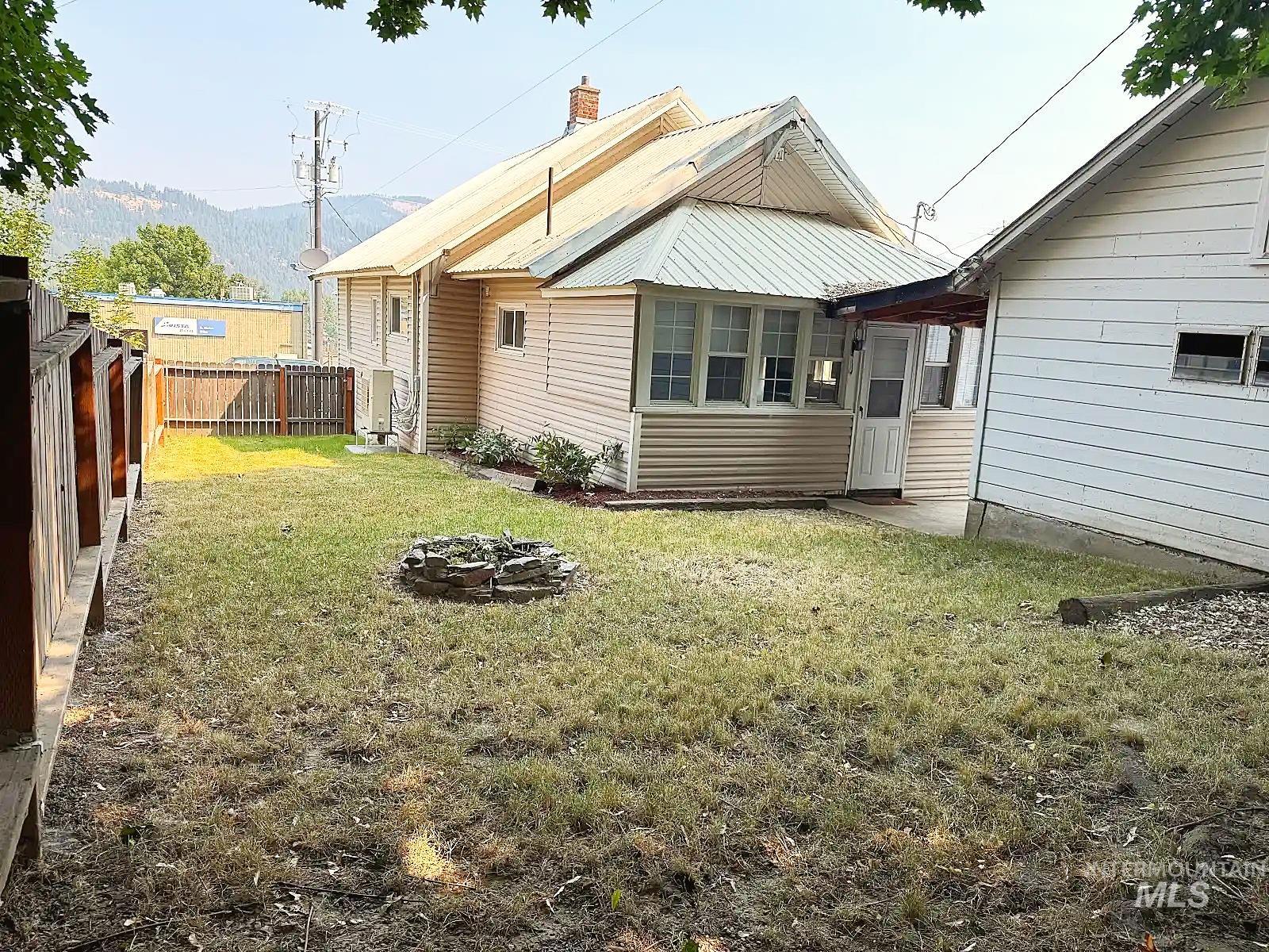 515 W College Ave, St. Maries, Idaho 83861, 3 Bedrooms, 1 Bathroom, Residential For Sale, Price $289,000, 98996410