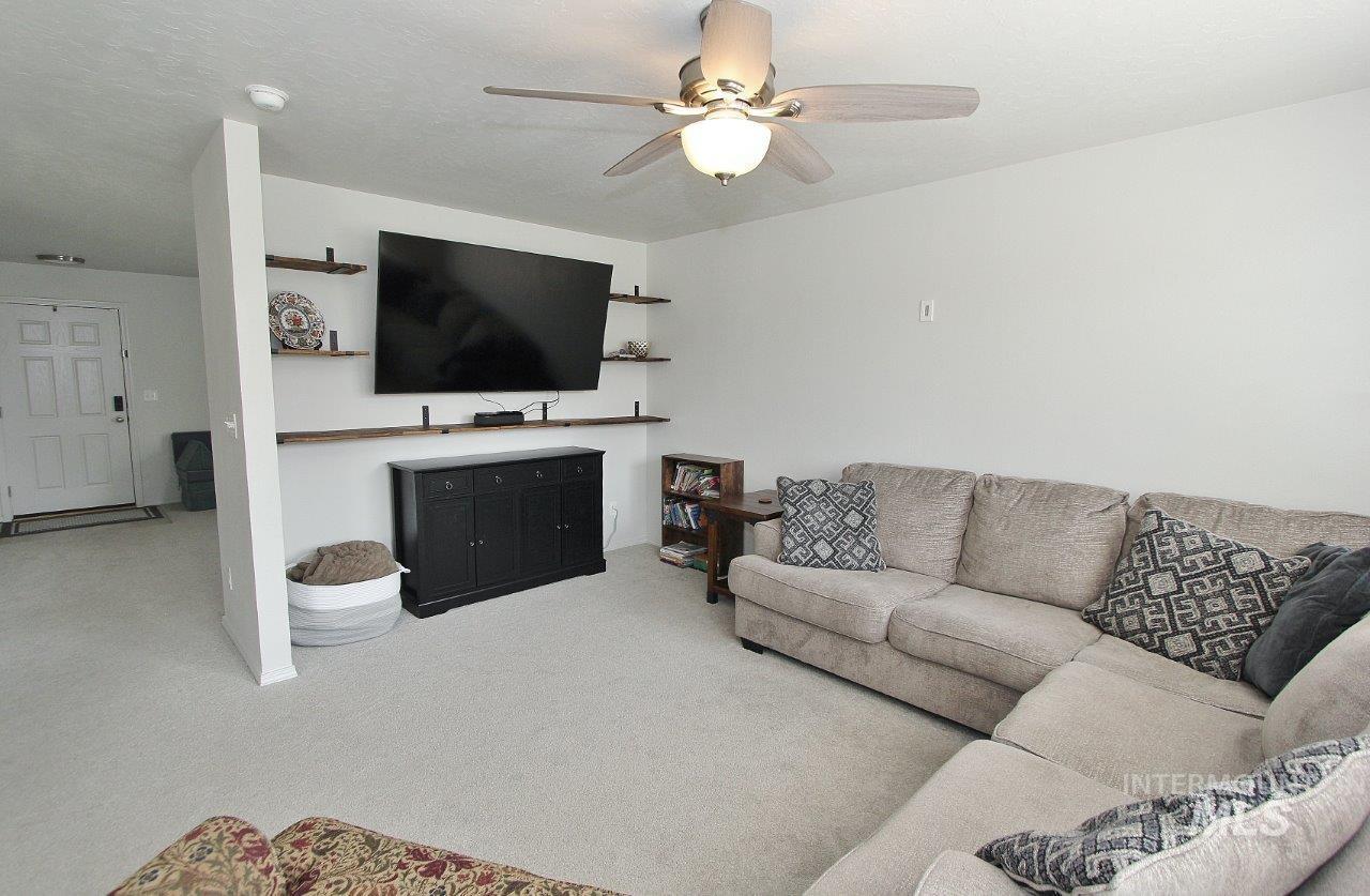 12673 Lignite Dr., Nampa, Idaho 83651, 4 Bedrooms, 2.5 Bathrooms, Residential For Sale, Price $439,900,MLS 98996411