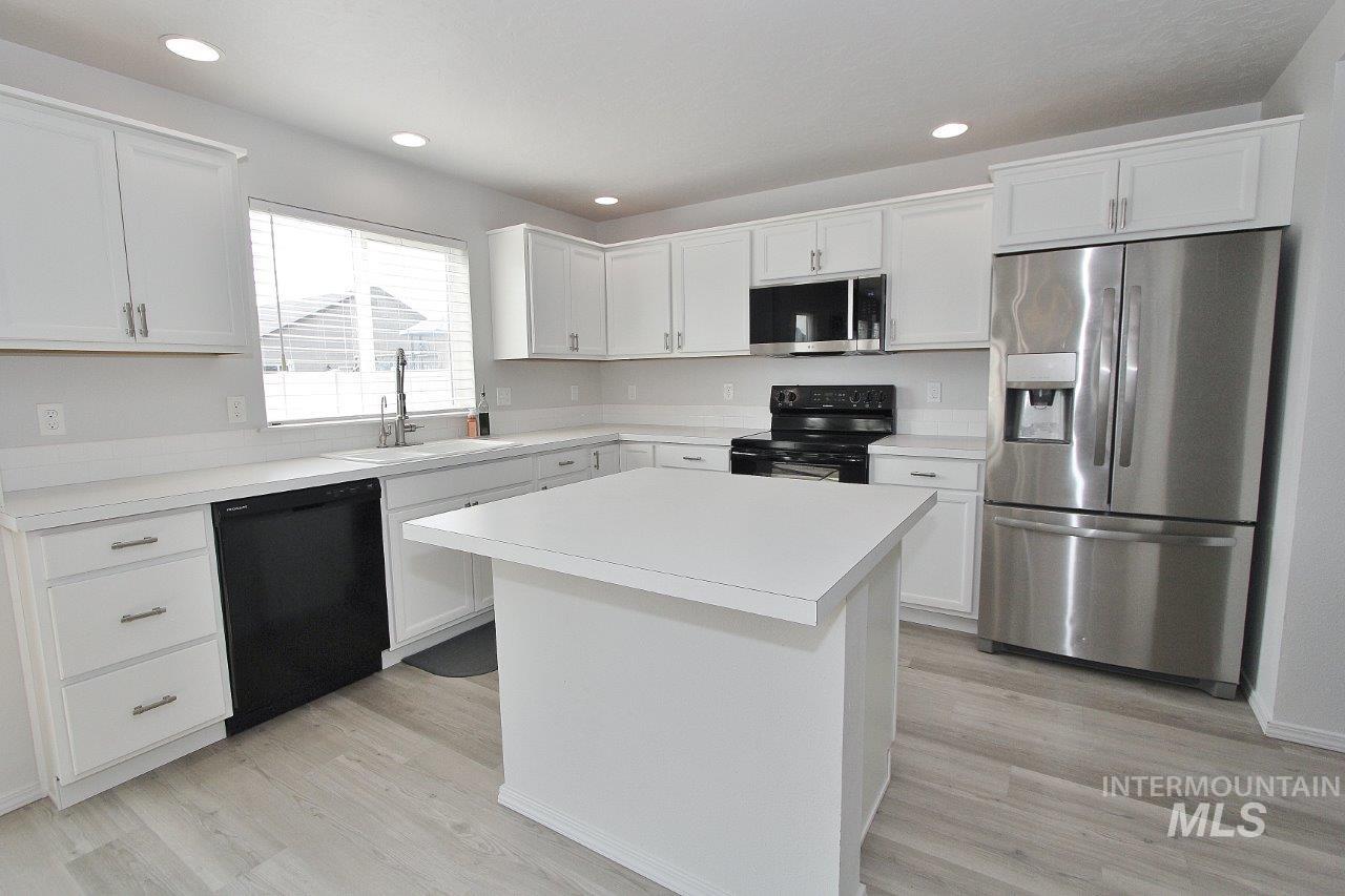 12673 Lignite Dr., Nampa, Idaho 83651, 4 Bedrooms, 2.5 Bathrooms, Residential For Sale, Price $439,900,MLS 98996411