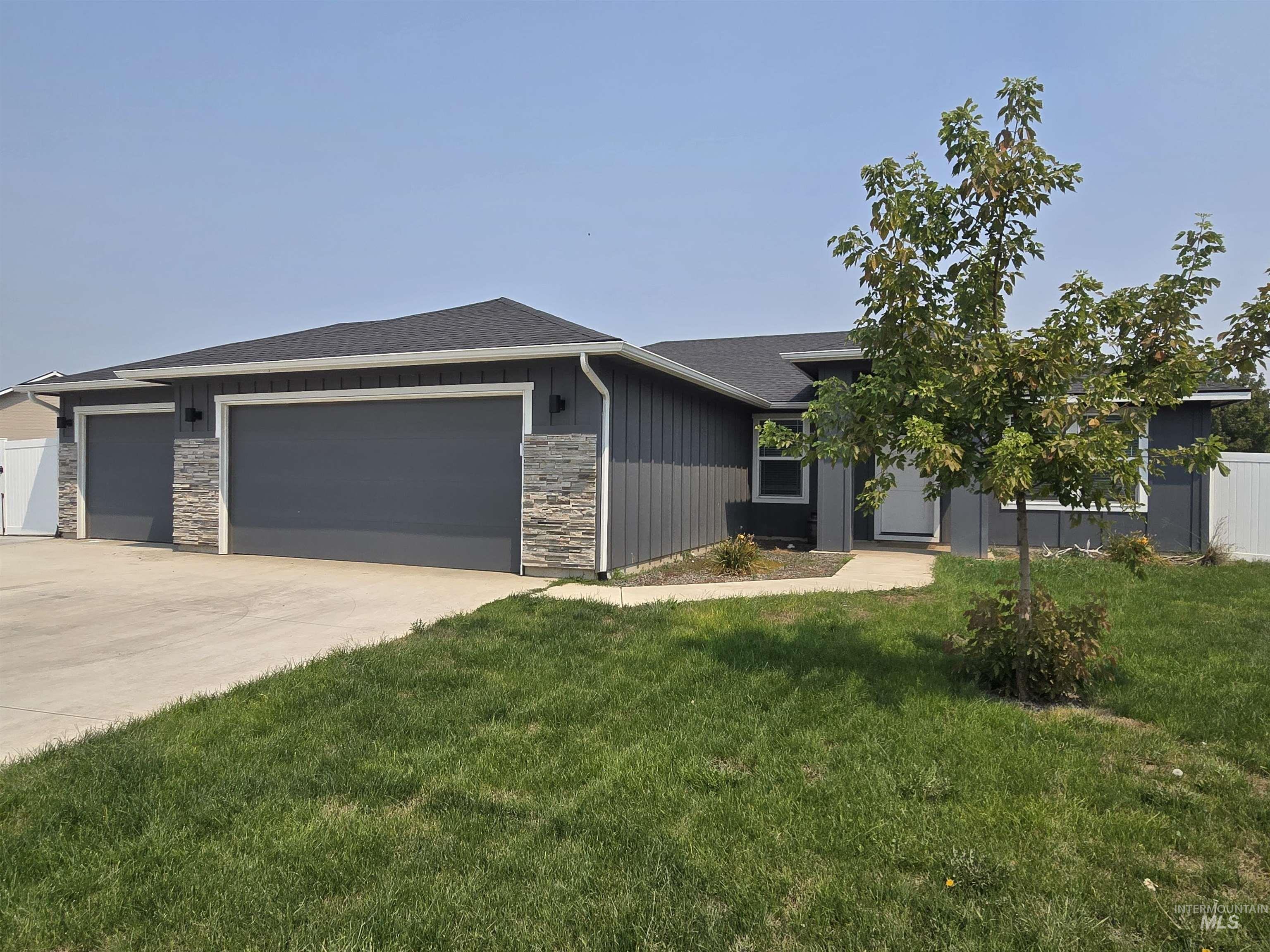 1205 NW 20th Ct, Fruitland, Idaho 83619, 4 Bedrooms, 2 Bathrooms, Residential For Sale, Price $398,000,MLS 98996412