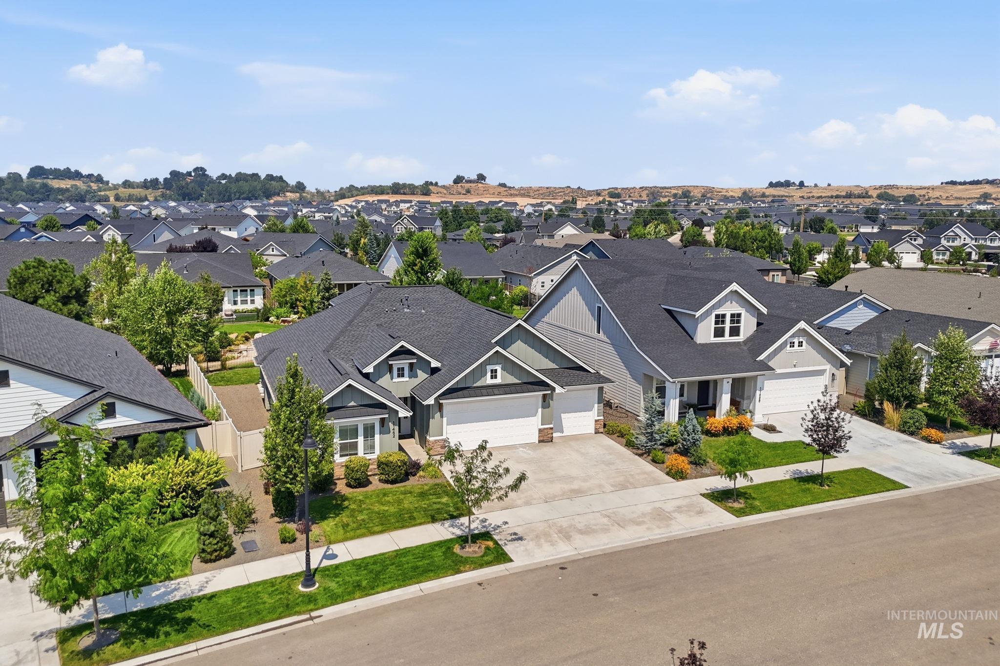 11462 W Heliopsis Dr, Star, Idaho 83669, 4 Bedrooms, 3 Bathrooms, Residential For Sale, Price $718,000,MLS 98996414
