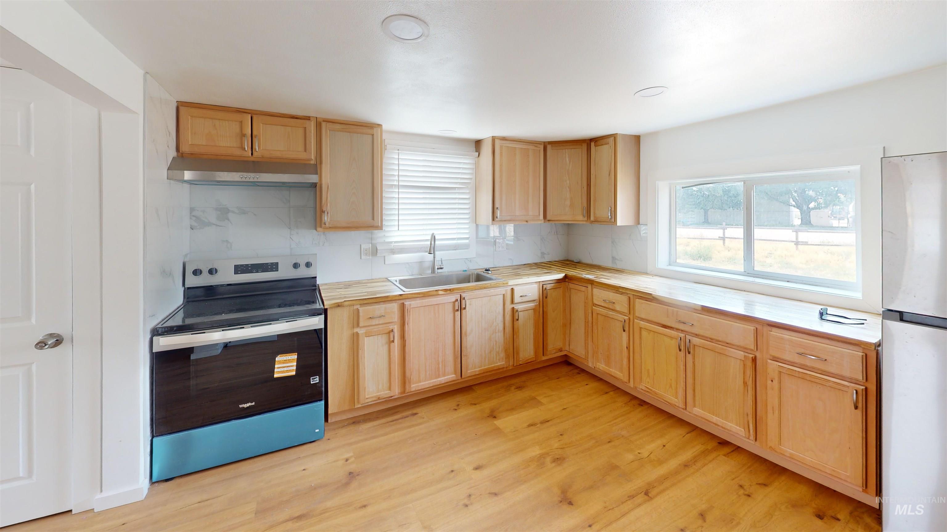 412 W Chicago, Caldwell, Idaho 83605, 3 Bedrooms, 1 Bathroom, Residential For Sale, Price $450,000,MLS 98996423