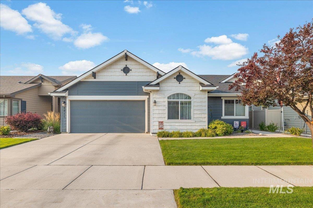 5911 W Quintale Dr, Meridian, Idaho 83646, 3 Bedrooms, 2 Bathrooms, Residential For Sale, Price $470,000,MLS 98996426