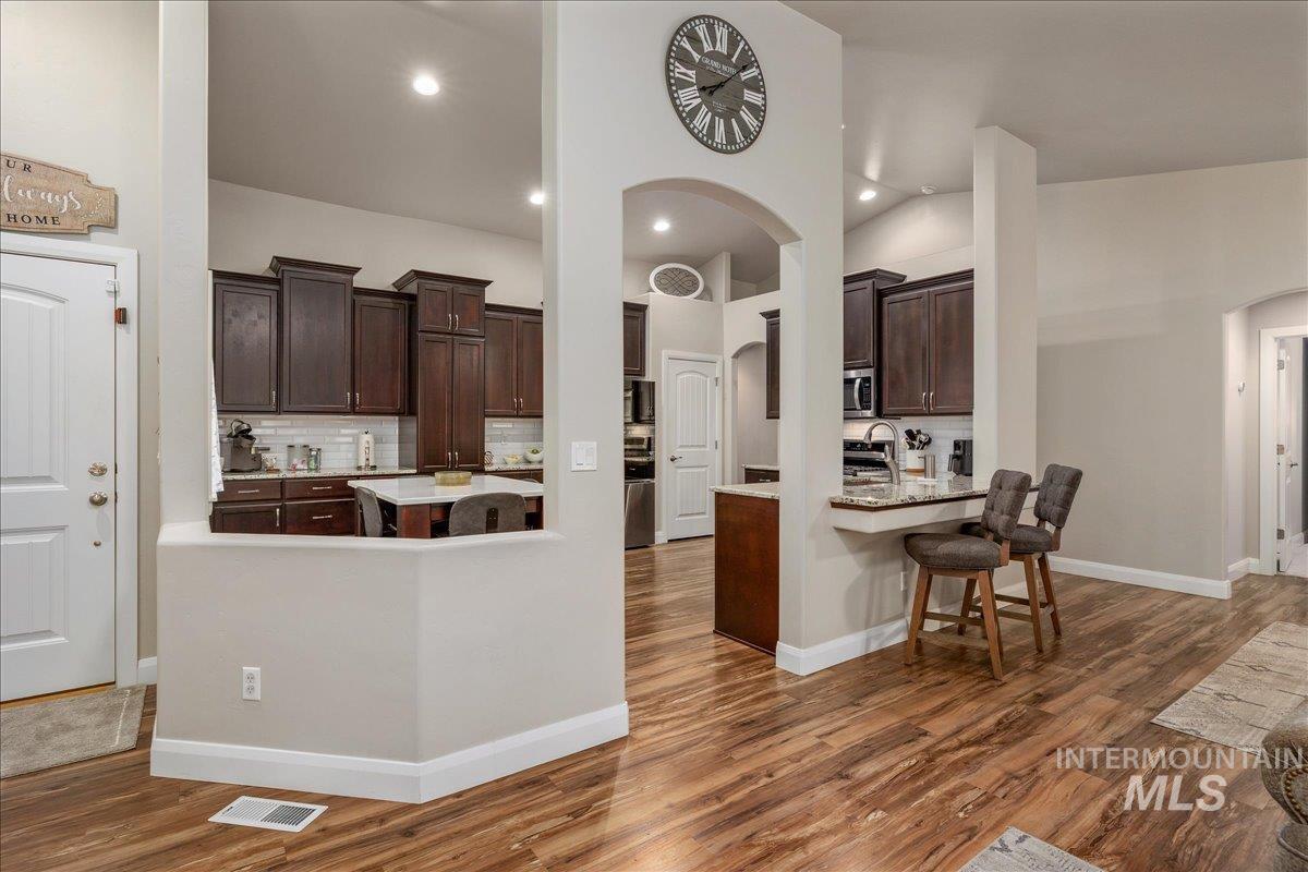 5911 W Quintale Dr, Meridian, Idaho 83646, 3 Bedrooms, 2 Bathrooms, Residential For Sale, Price $470,000,MLS 98996426