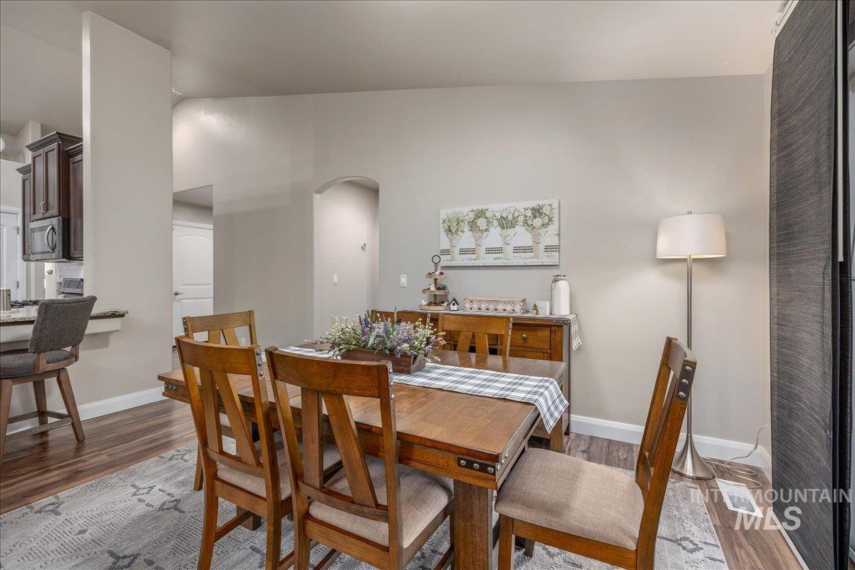5911 W Quintale Dr, Meridian, Idaho 83646, 3 Bedrooms, 2 Bathrooms, Residential For Sale, Price $470,000,MLS 98996426