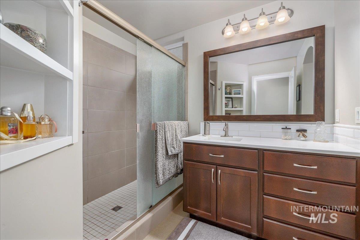 5911 W Quintale Dr, Meridian, Idaho 83646, 3 Bedrooms, 2 Bathrooms, Residential For Sale, Price $470,000,MLS 98996426