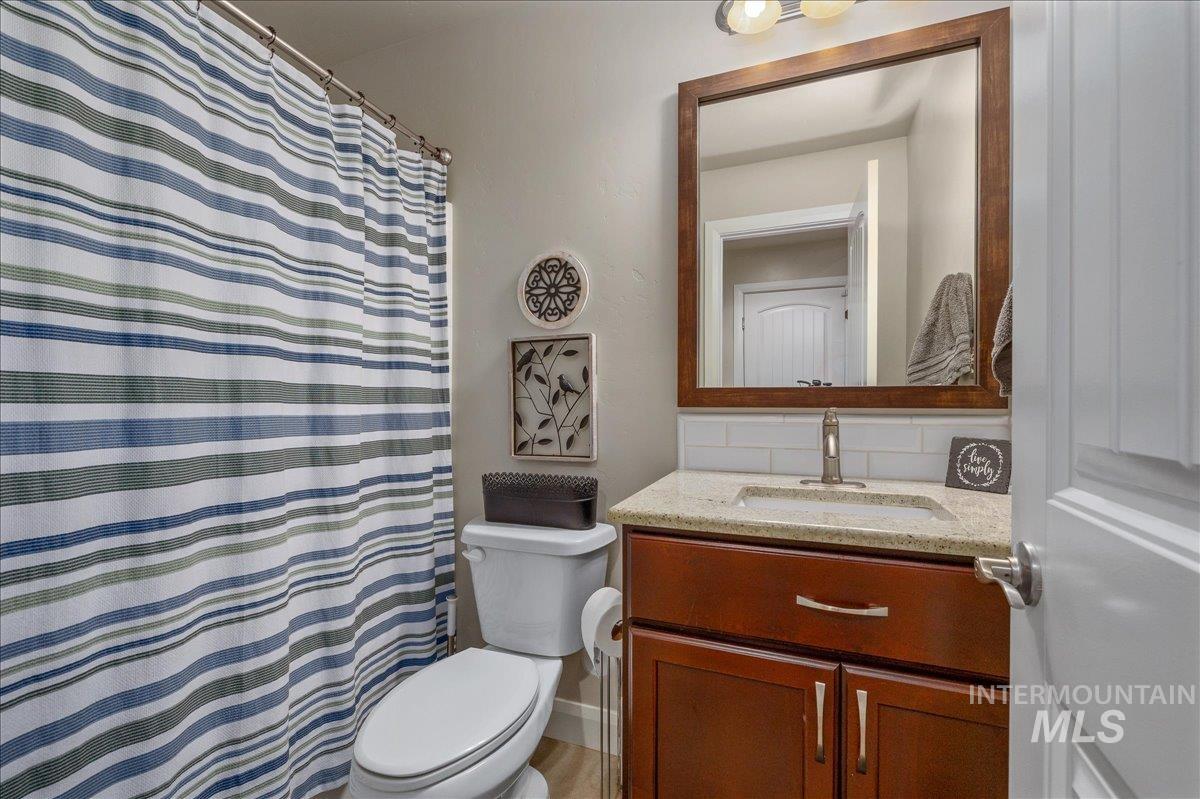 5911 W Quintale Dr, Meridian, Idaho 83646, 3 Bedrooms, 2 Bathrooms, Residential For Sale, Price $470,000,MLS 98996426