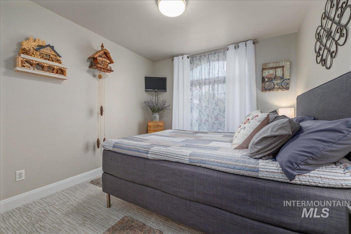 5911 W Quintale Dr, Meridian, Idaho 83646, 3 Bedrooms, 2 Bathrooms, Residential For Sale, Price $470,000,MLS 98996426