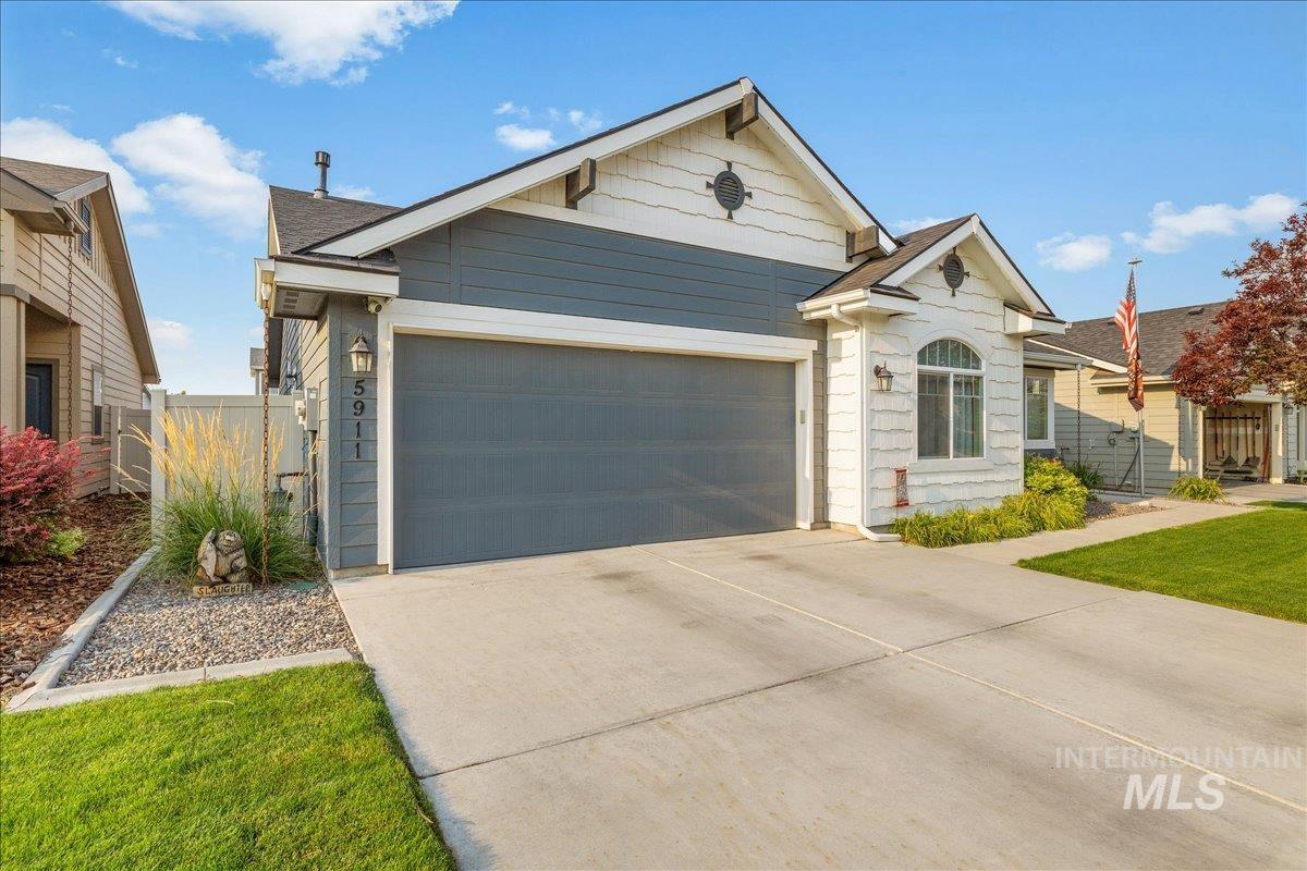 5911 W Quintale Dr, Meridian, Idaho 83646, 3 Bedrooms, 2 Bathrooms, Residential For Sale, Price $470,000,MLS 98996426