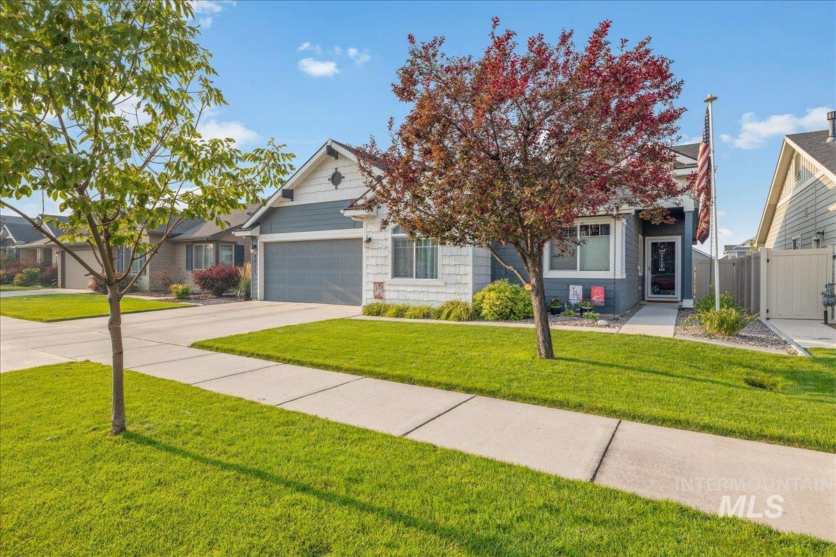 5911 W Quintale Dr, Meridian, Idaho 83646, 3 Bedrooms, 2 Bathrooms, Residential For Sale, Price $470,000,MLS 98996426