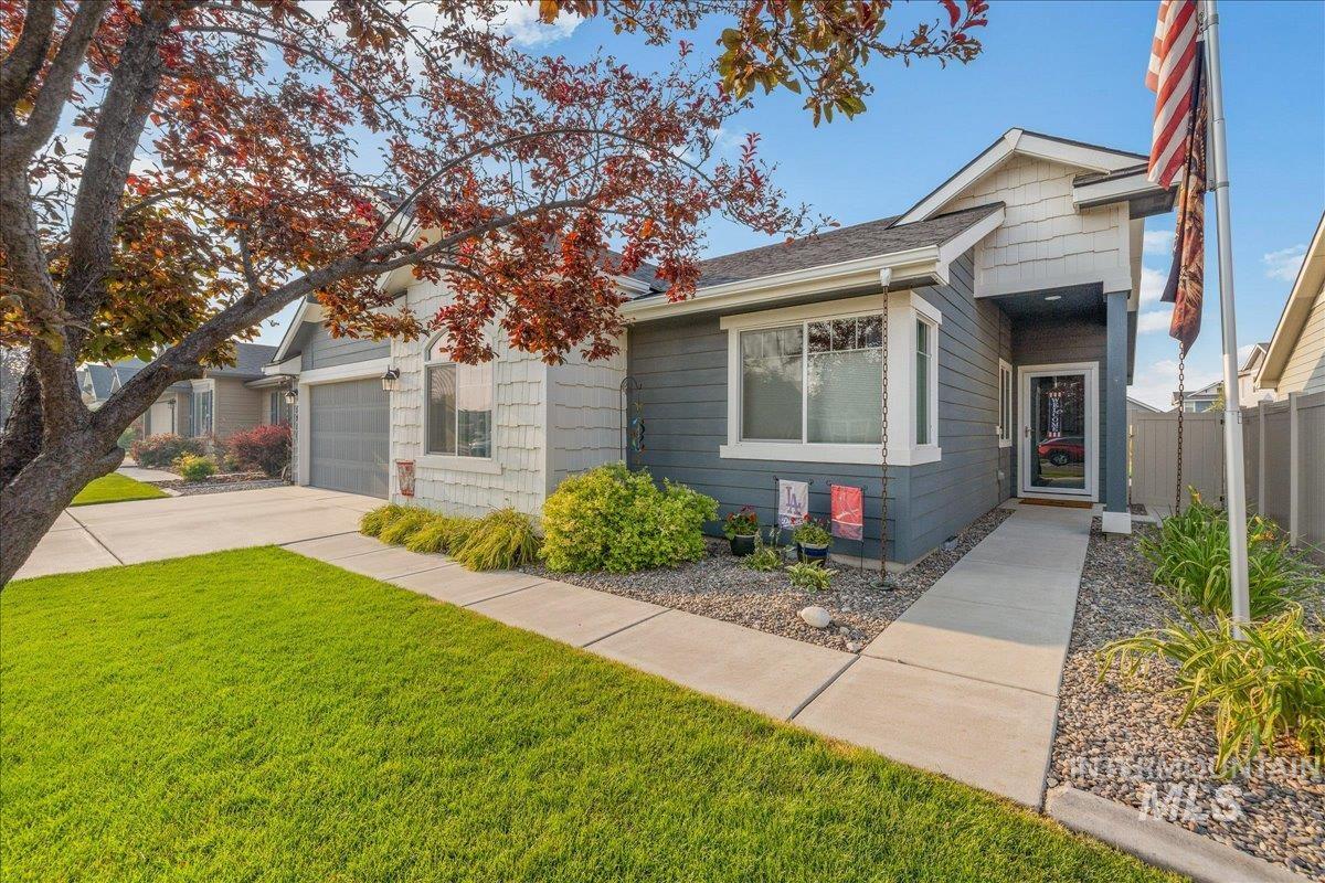 5911 W Quintale Dr, Meridian, Idaho 83646, 3 Bedrooms, 2 Bathrooms, Residential For Sale, Price $470,000,MLS 98996426