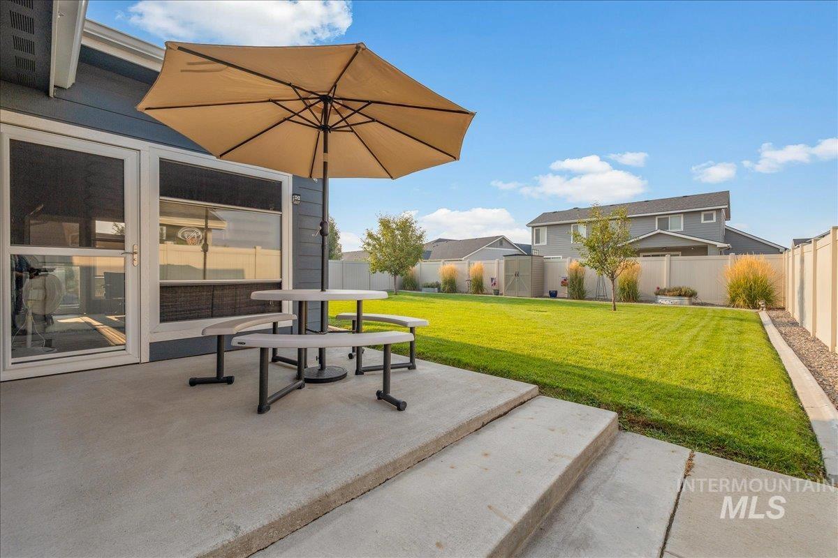 5911 W Quintale Dr, Meridian, Idaho 83646, 3 Bedrooms, 2 Bathrooms, Residential For Sale, Price $470,000,MLS 98996426