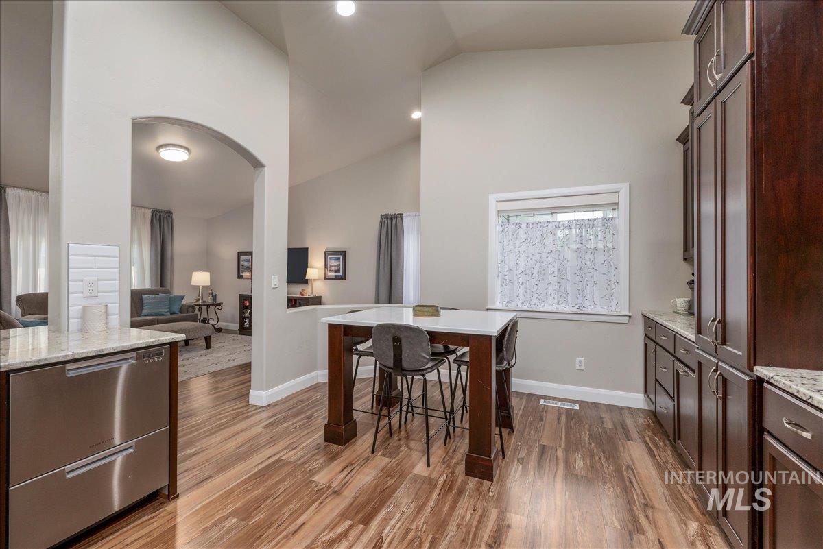 5911 W Quintale Dr, Meridian, Idaho 83646, 3 Bedrooms, 2 Bathrooms, Residential For Sale, Price $470,000,MLS 98996426