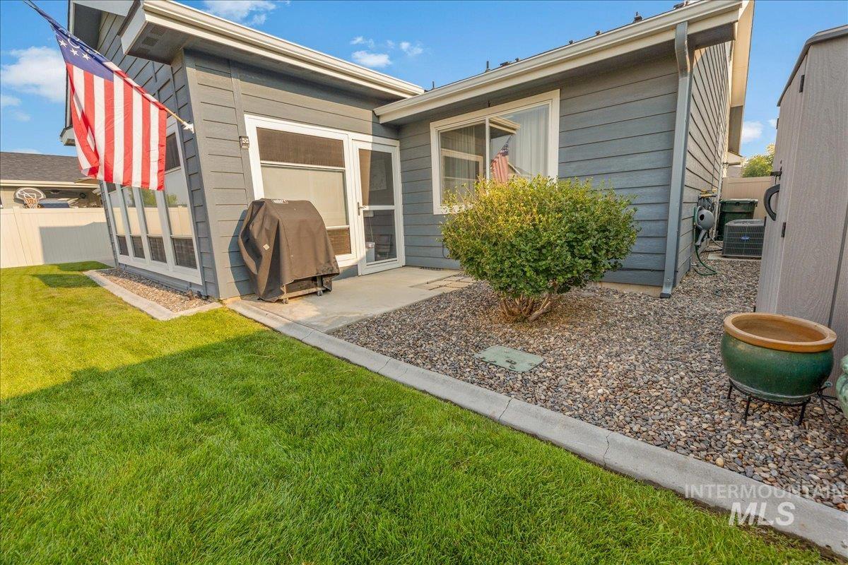 5911 W Quintale Dr, Meridian, Idaho 83646, 3 Bedrooms, 2 Bathrooms, Residential For Sale, Price $470,000,MLS 98996426