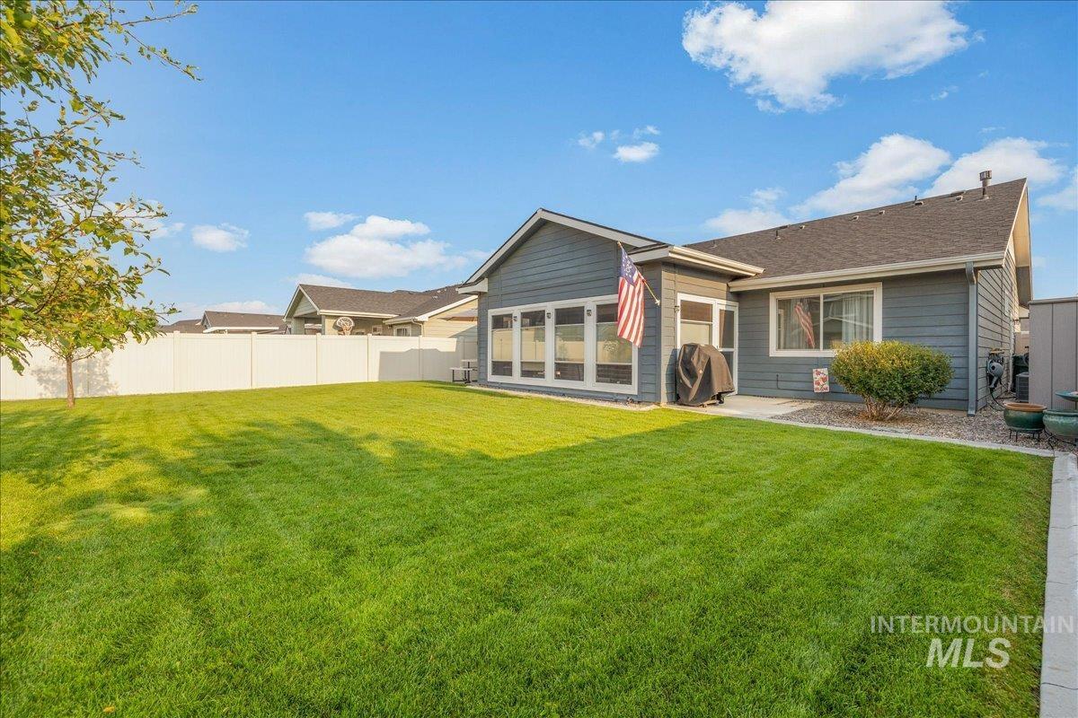 5911 W Quintale Dr, Meridian, Idaho 83646, 3 Bedrooms, 2 Bathrooms, Residential For Sale, Price $470,000,MLS 98996426
