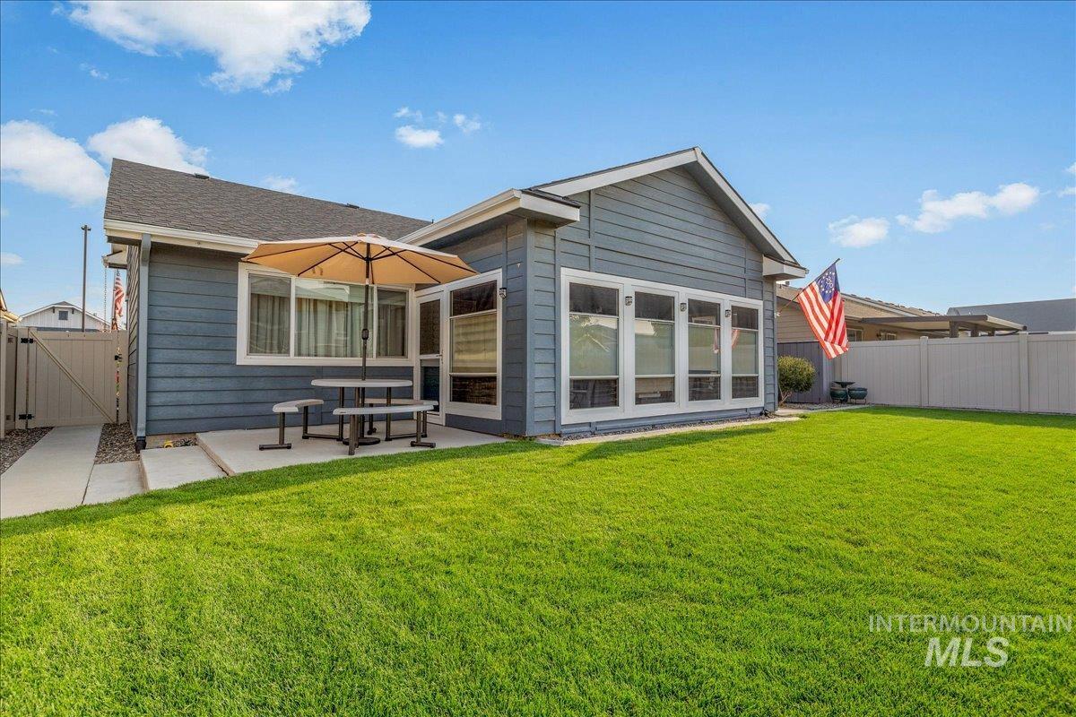 5911 W Quintale Dr, Meridian, Idaho 83646, 3 Bedrooms, 2 Bathrooms, Residential For Sale, Price $470,000,MLS 98996426
