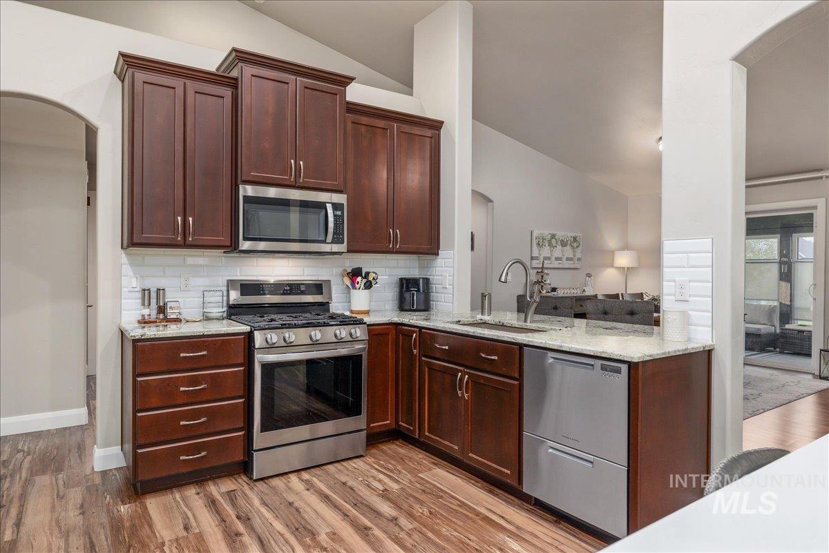 5911 W Quintale Dr, Meridian, Idaho 83646, 3 Bedrooms, 2 Bathrooms, Residential For Sale, Price $470,000,MLS 98996426