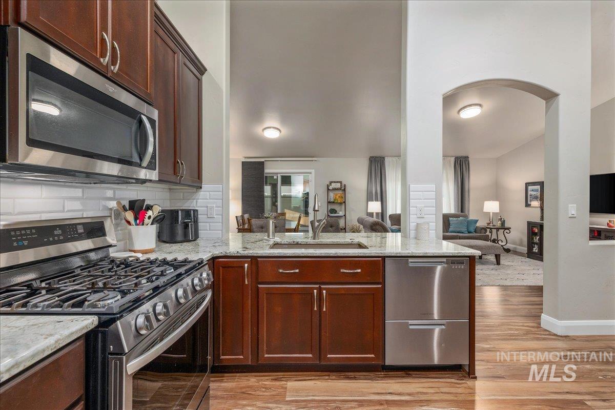 5911 W Quintale Dr, Meridian, Idaho 83646, 3 Bedrooms, 2 Bathrooms, Residential For Sale, Price $470,000,MLS 98996426