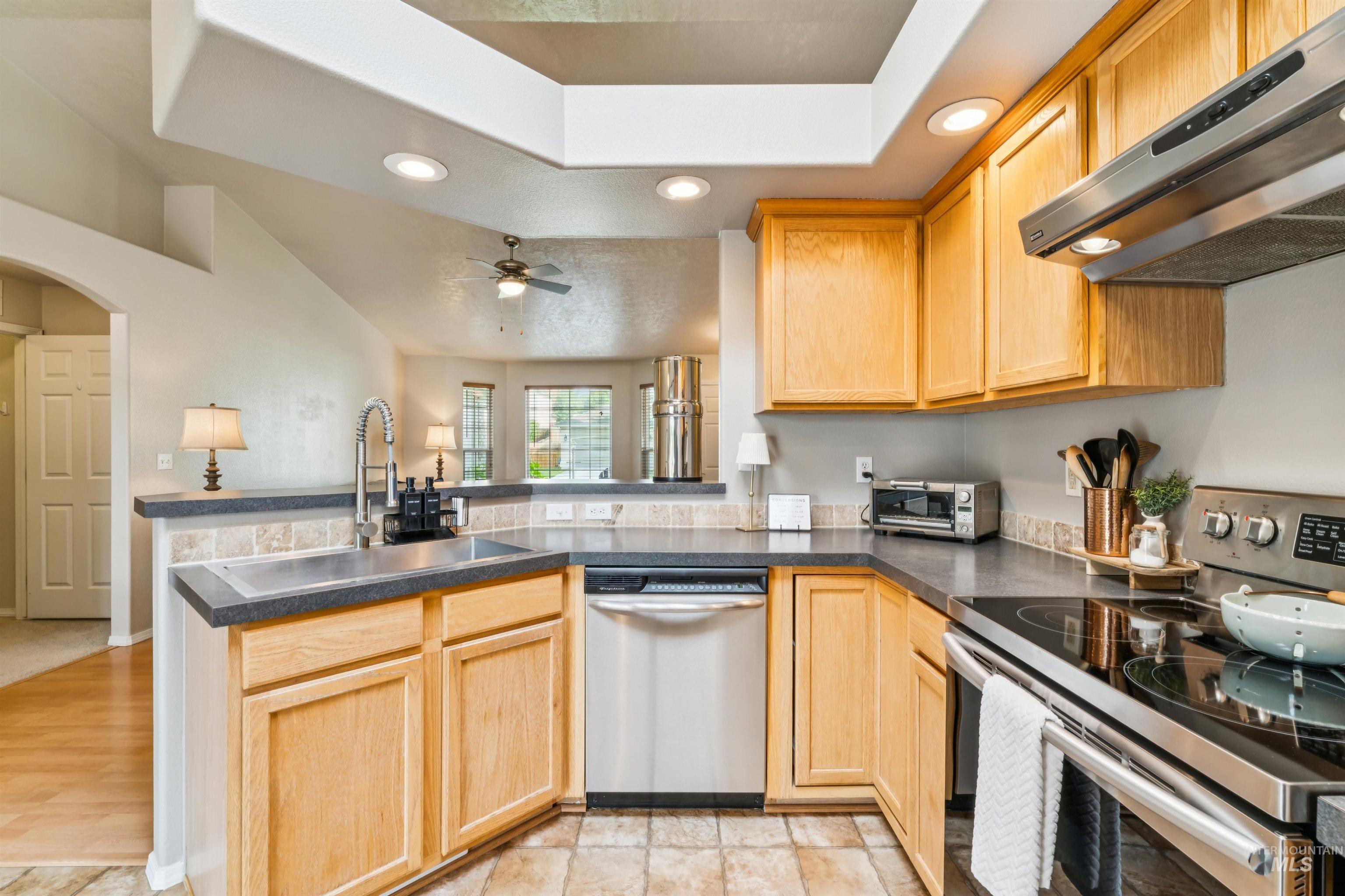 8655 W Dulcimer St., Boise, Idaho 83709, 3 Bedrooms, 2 Bathrooms, Residential For Sale, Price $424,999, 98996428