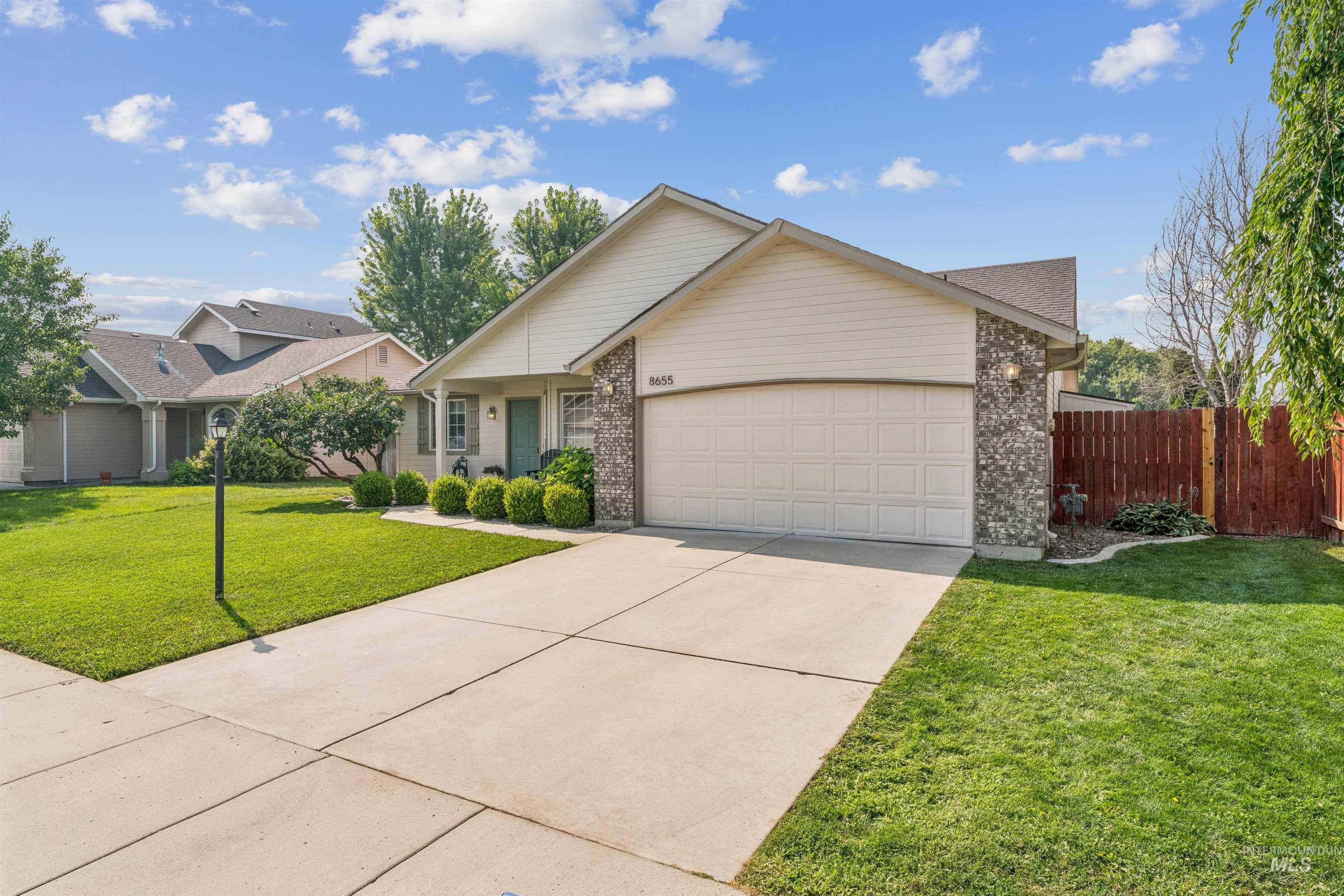 8655 W Dulcimer St., Boise, Idaho 83709, 3 Bedrooms, 2 Bathrooms, Residential For Sale, Price $424,999, 98996428