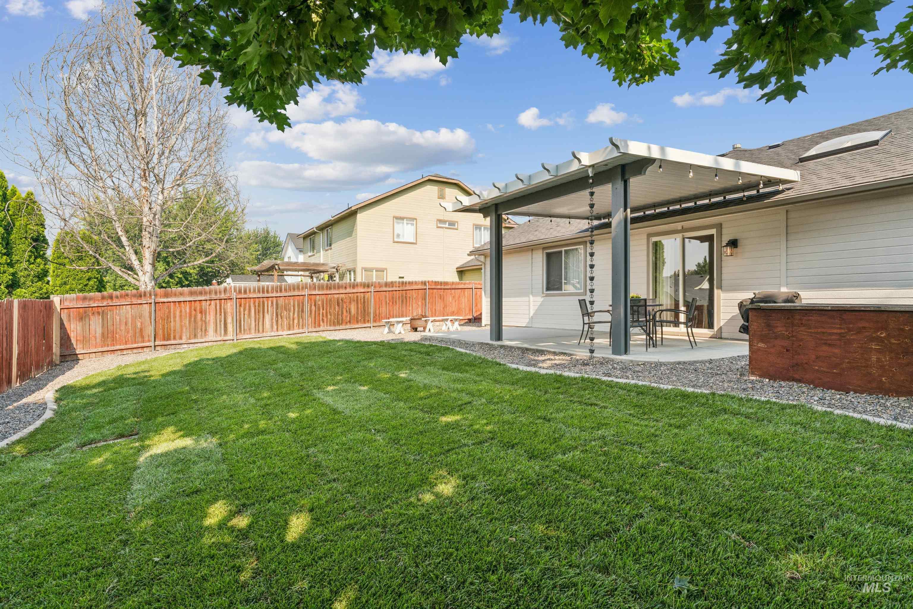 8655 W Dulcimer St., Boise, Idaho 83709, 3 Bedrooms, 2 Bathrooms, Residential For Sale, Price $424,999, 98996428