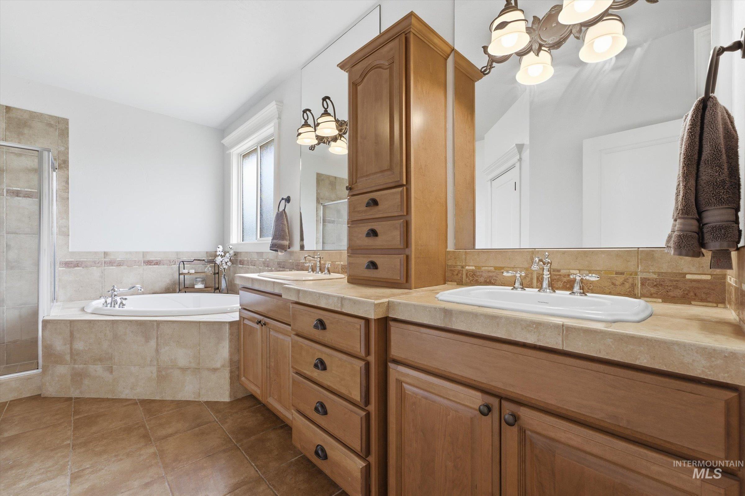 8671 Kingston Way, Middleton, Idaho 83644, 4 Bedrooms, 2.5 Bathrooms, Residential For Sale, Price $1,290,000, 98996429
