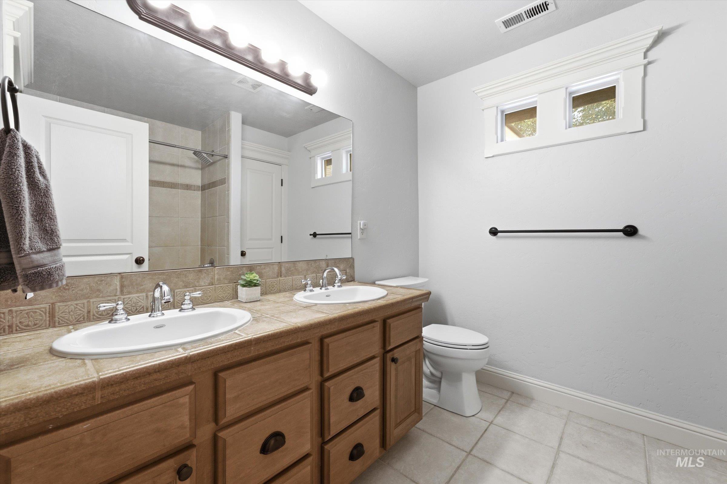 8671 Kingston Way, Middleton, Idaho 83644, 4 Bedrooms, 2.5 Bathrooms, Residential For Sale, Price $1,290,000, 98996429