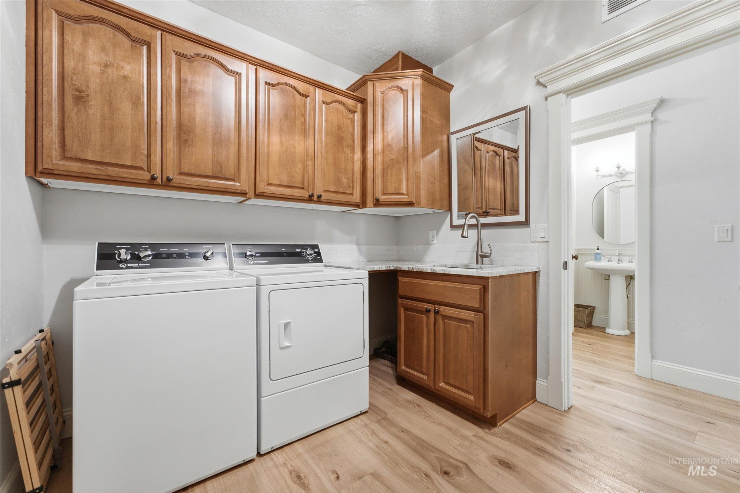 8671 Kingston Way, Middleton, Idaho 83644, 4 Bedrooms, 2.5 Bathrooms, Residential For Sale, Price $1,290,000, 98996429