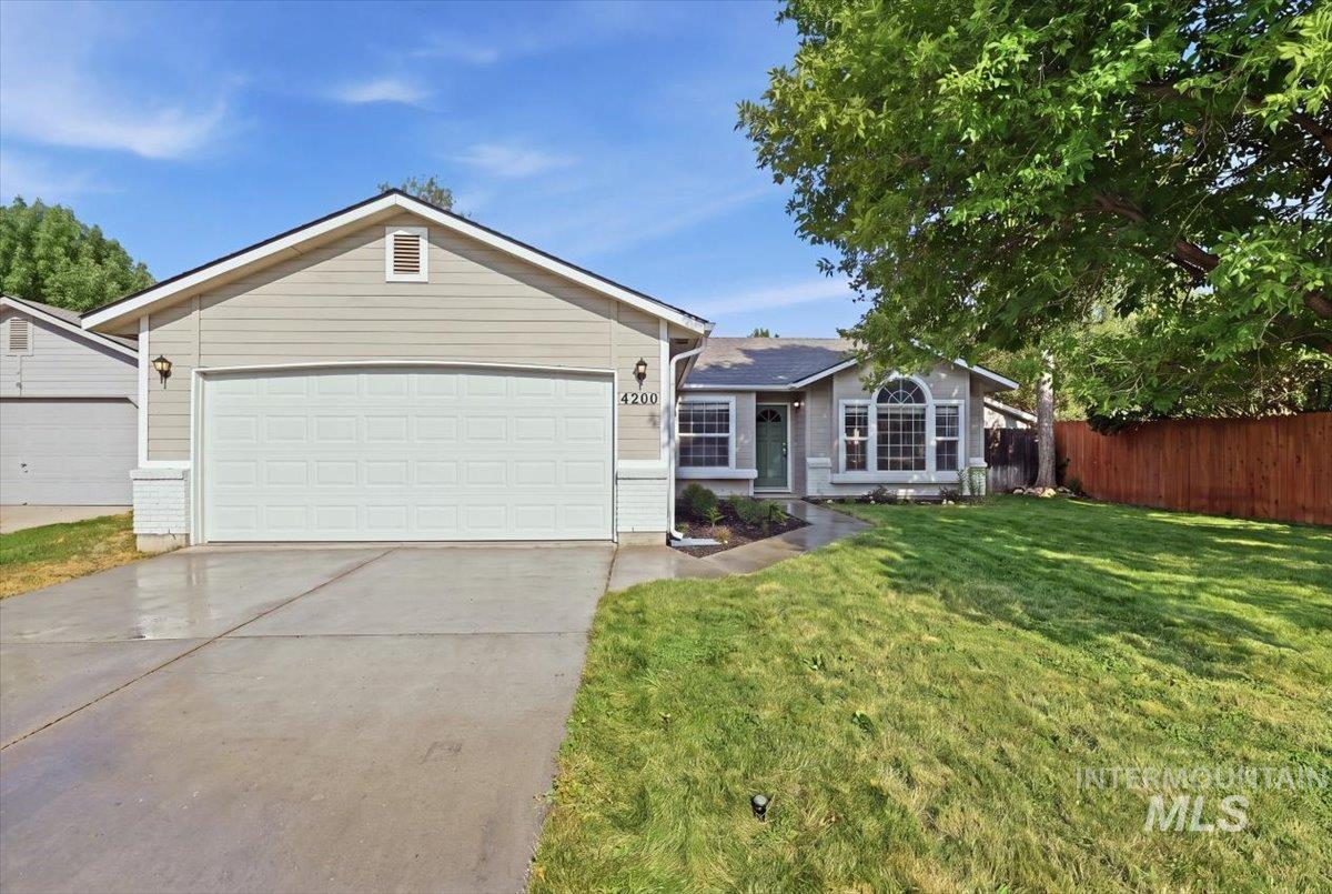 4200 E Carnation Court, Boise, Idaho 83716, 3 Bedrooms, 2 Bathrooms, Residential For Sale, Price $475,000,MLS 98996430