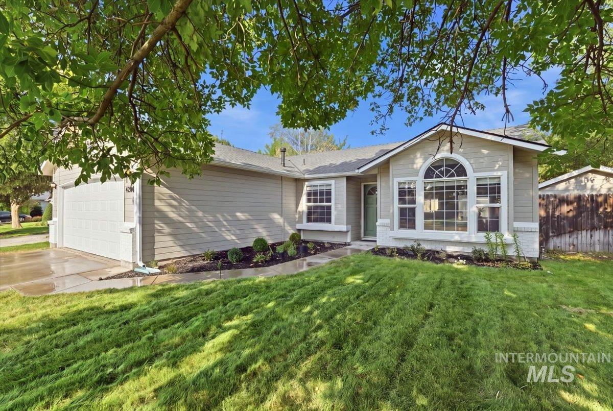 4200 E Carnation Court, Boise, Idaho 83716, 3 Bedrooms, 2 Bathrooms, Residential For Sale, Price $475,000,MLS 98996430