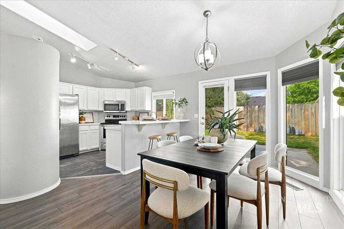 4200 E Carnation Court, Boise, Idaho 83716, 3 Bedrooms, 2 Bathrooms, Residential For Sale, Price $475,000,MLS 98996430