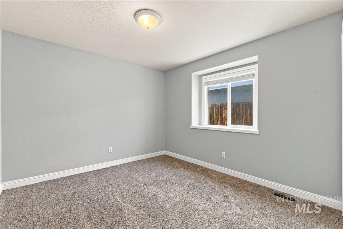 4200 E Carnation Court, Boise, Idaho 83716, 3 Bedrooms, 2 Bathrooms, Residential For Sale, Price $475,000,MLS 98996430