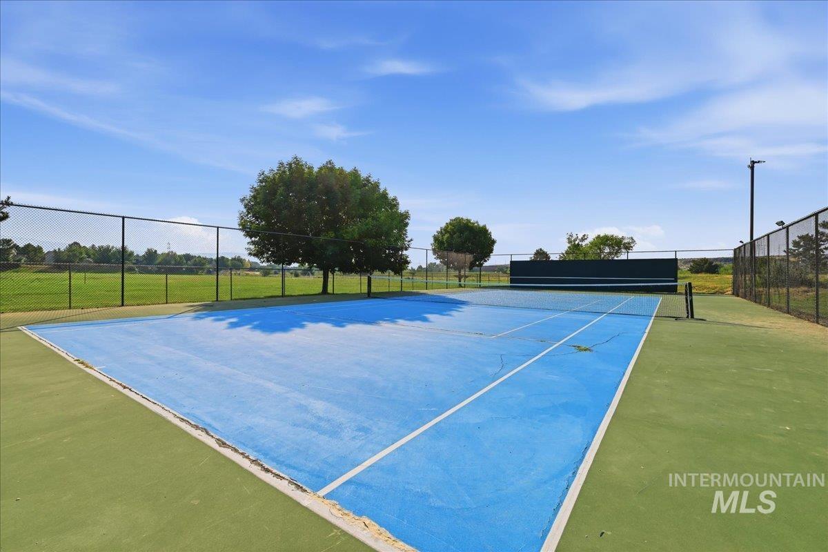 4200 E Carnation Court, Boise, Idaho 83716, 3 Bedrooms, 2 Bathrooms, Residential For Sale, Price $475,000,MLS 98996430