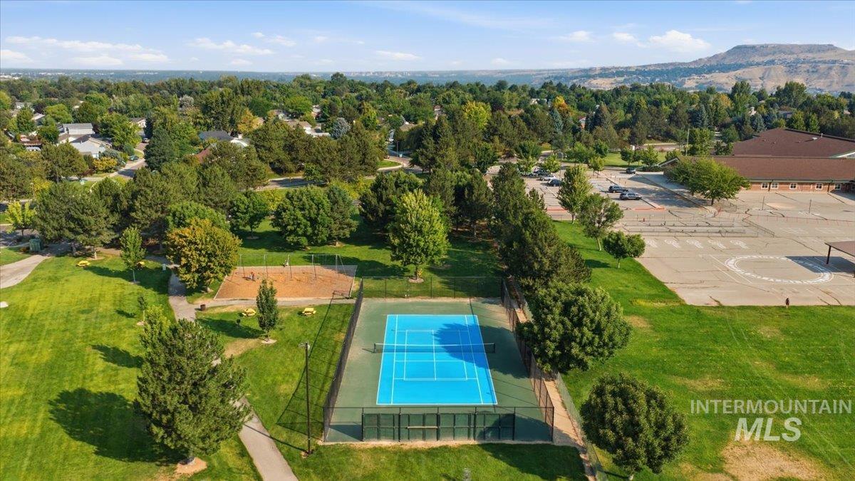 4200 E Carnation Court, Boise, Idaho 83716, 3 Bedrooms, 2 Bathrooms, Residential For Sale, Price $475,000,MLS 98996430