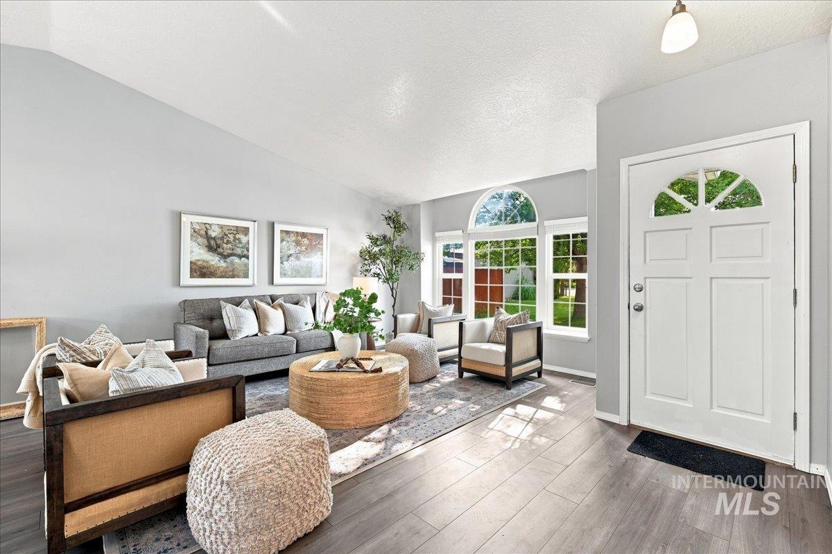 4200 E Carnation Court, Boise, Idaho 83716, 3 Bedrooms, 2 Bathrooms, Residential For Sale, Price $475,000,MLS 98996430