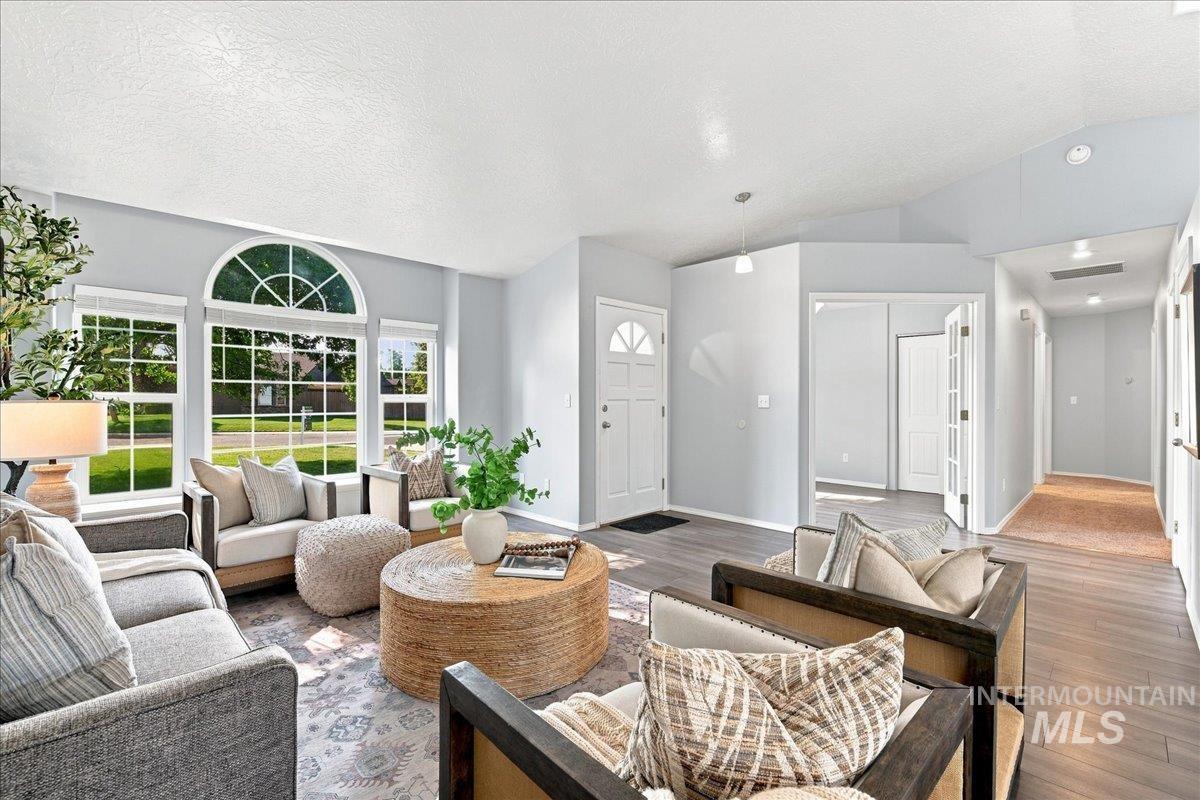 4200 E Carnation Court, Boise, Idaho 83716, 3 Bedrooms, 2 Bathrooms, Residential For Sale, Price $475,000,MLS 98996430