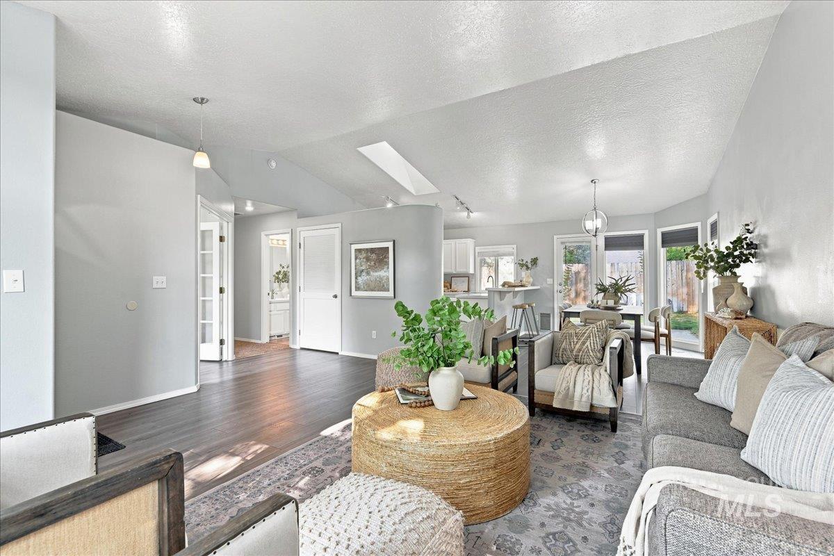 4200 E Carnation Court, Boise, Idaho 83716, 3 Bedrooms, 2 Bathrooms, Residential For Sale, Price $475,000,MLS 98996430