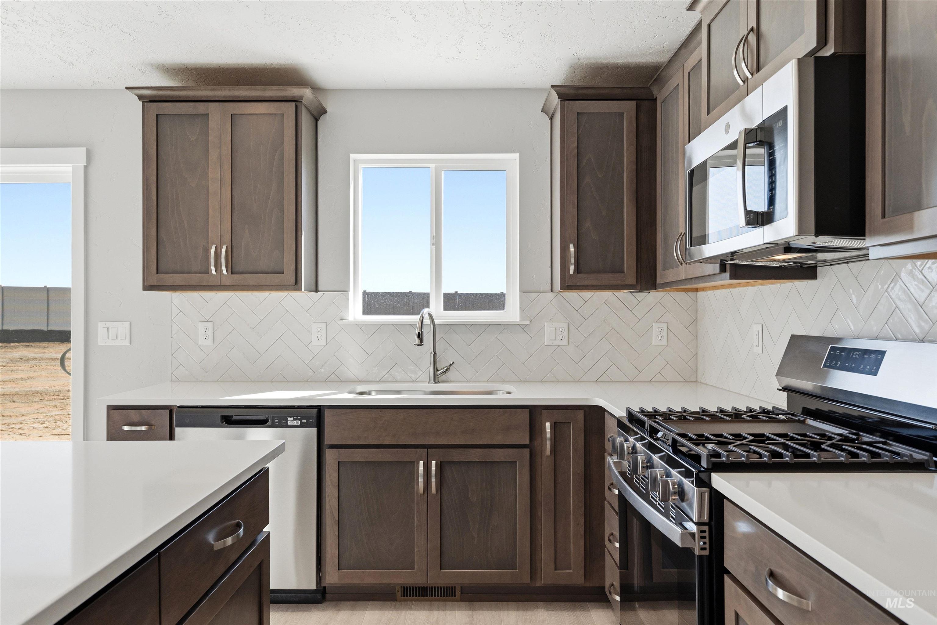 10159 Bellevue Ridge St, Nampa, Idaho 83687, 3 Bedrooms, 2.5 Bathrooms, Residential For Sale, Price $419,990, 98996431