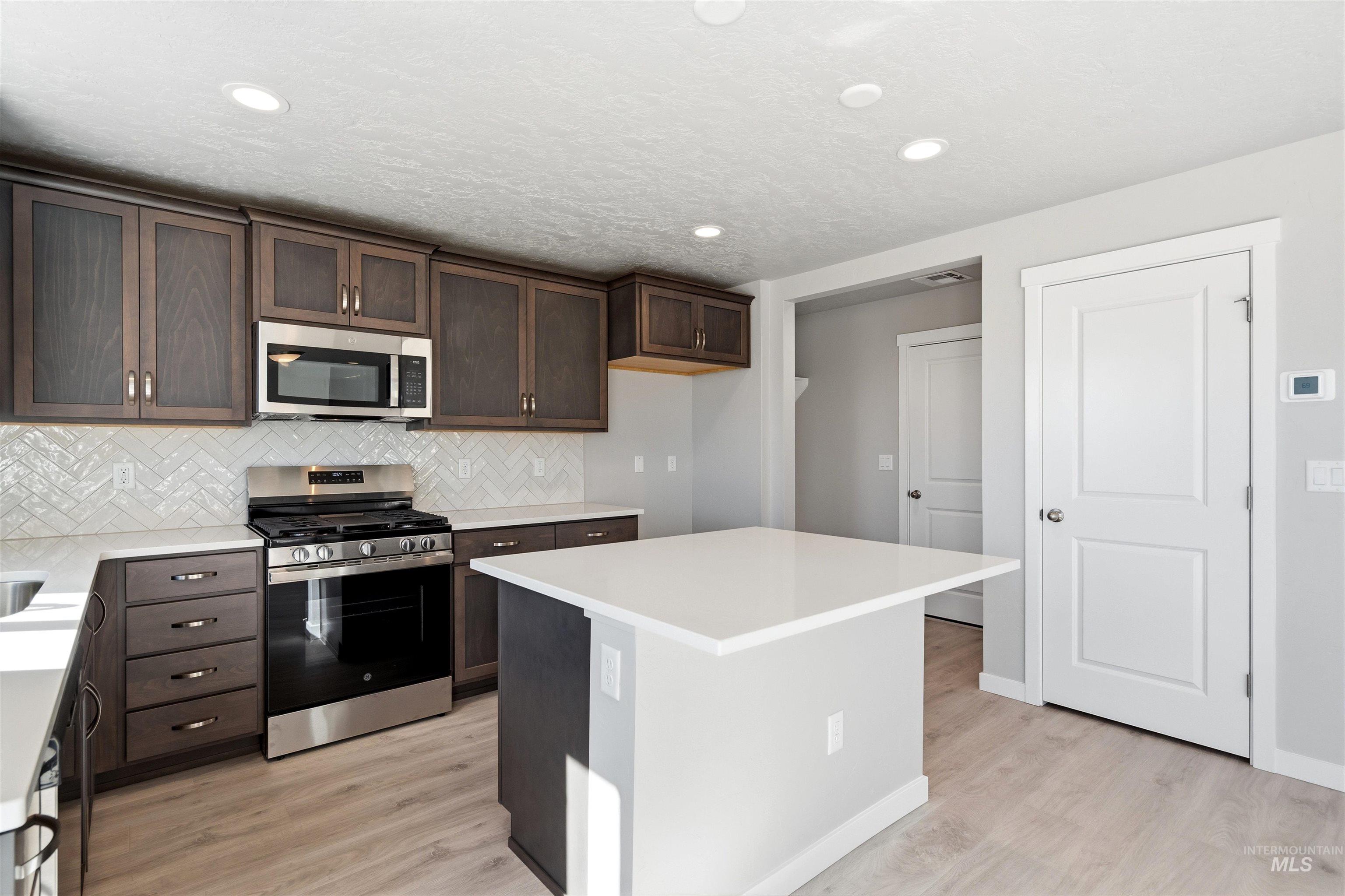 10159 Bellevue Ridge St, Nampa, Idaho 83687, 3 Bedrooms, 2.5 Bathrooms, Residential For Sale, Price $419,990, 98996431