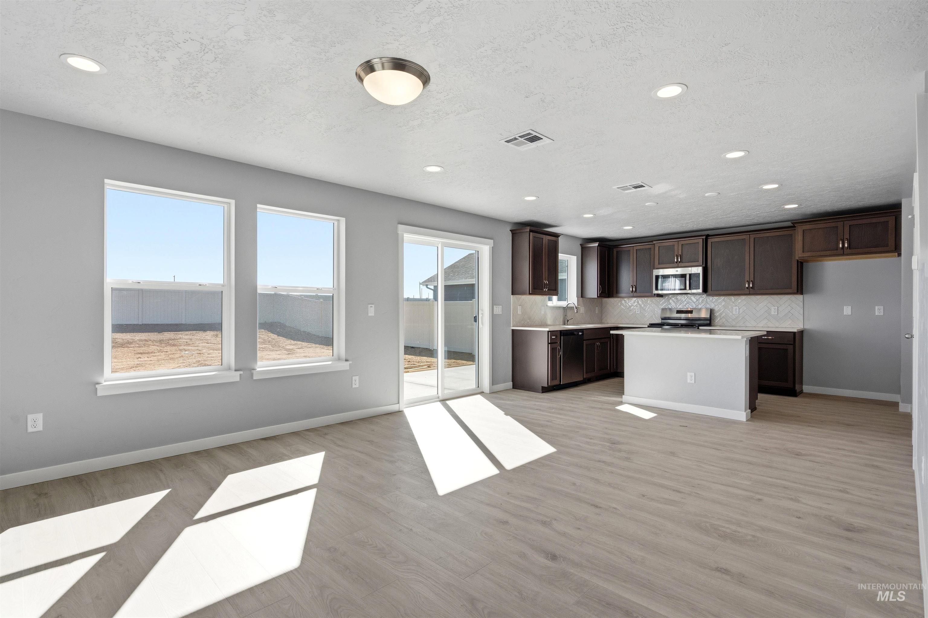 10159 Bellevue Ridge St, Nampa, Idaho 83687, 3 Bedrooms, 2.5 Bathrooms, Residential For Sale, Price $419,990, 98996431
