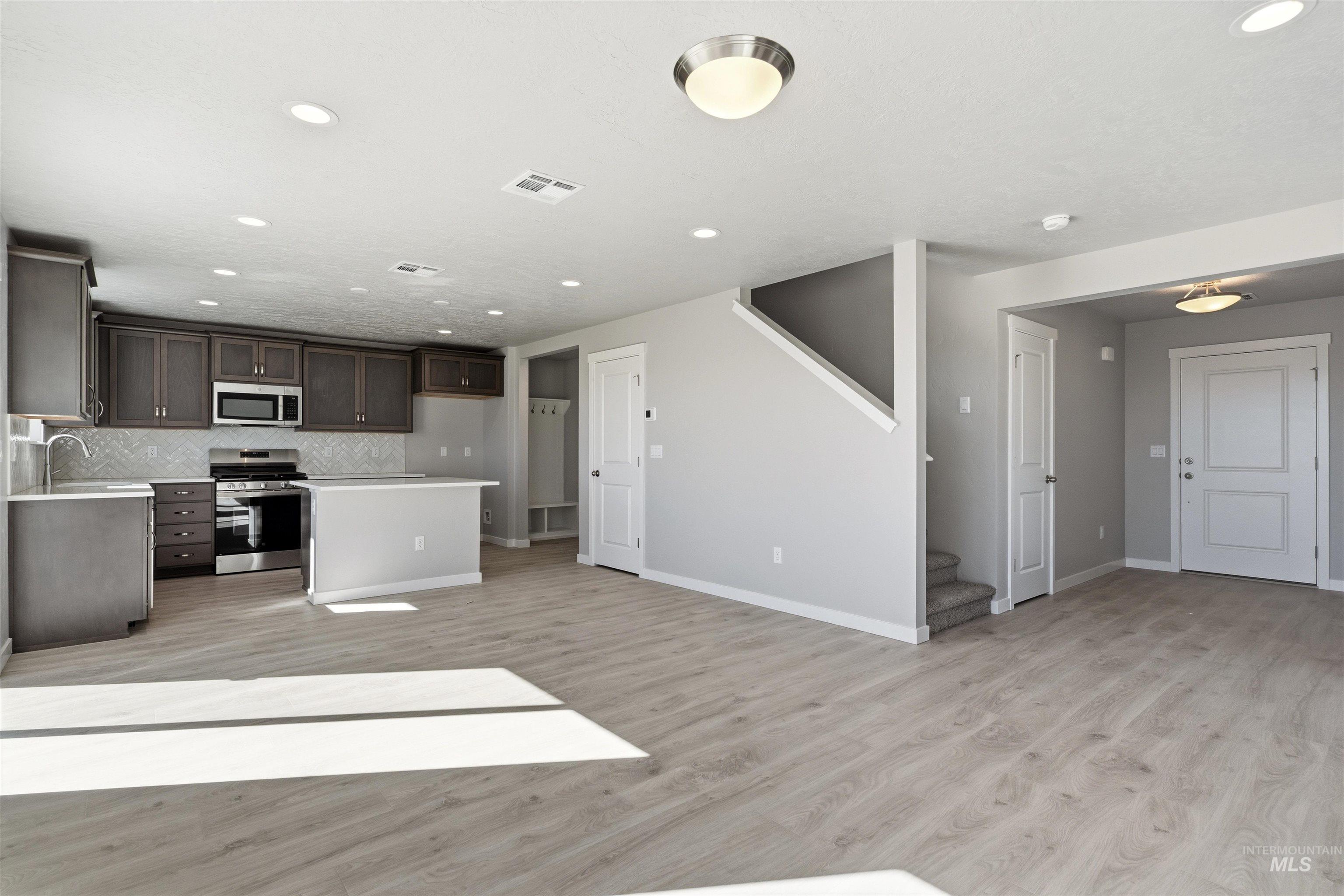 10159 Bellevue Ridge St, Nampa, Idaho 83687, 3 Bedrooms, 2.5 Bathrooms, Residential For Sale, Price $419,990, 98996431