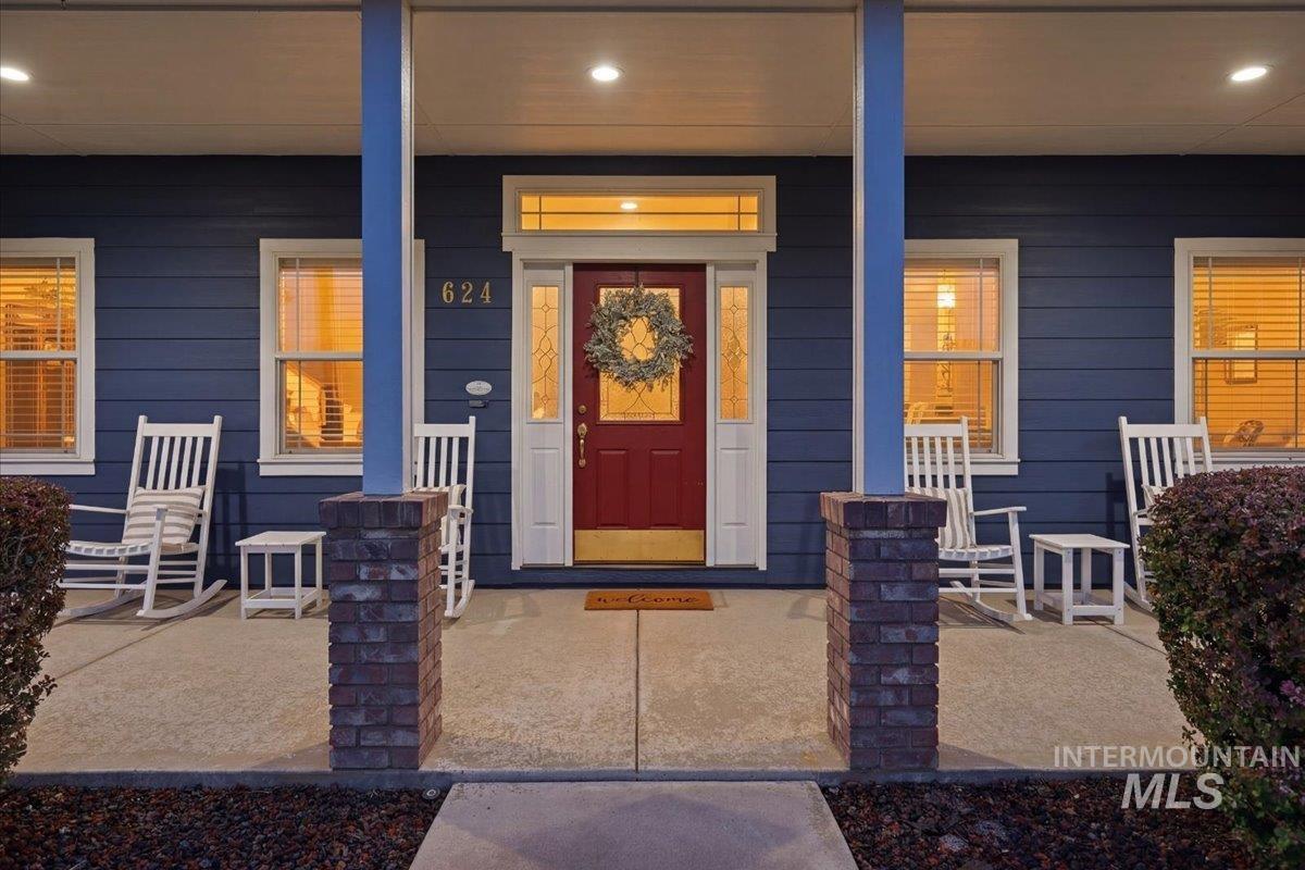 624 N Cove Colony Way, Eagle, Idaho 83616, 4 Bedrooms, 3.5 Bathrooms, Residential For Sale, Price $1,450,000, 98996432