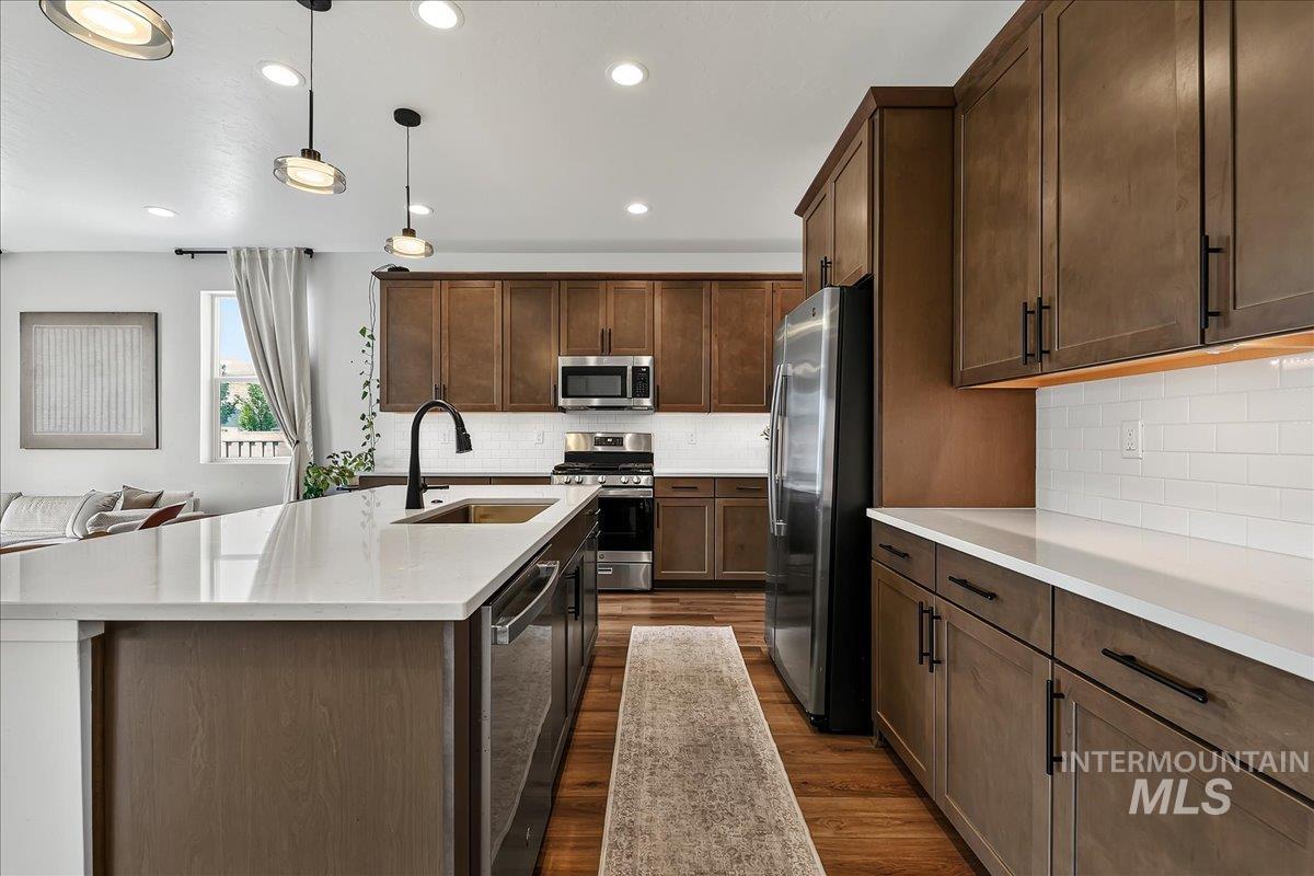 555 Burnside Ave, Middleton, Idaho 83644, 3 Bedrooms, 2 Bathrooms, Residential For Sale, Price $554,900, 98996434