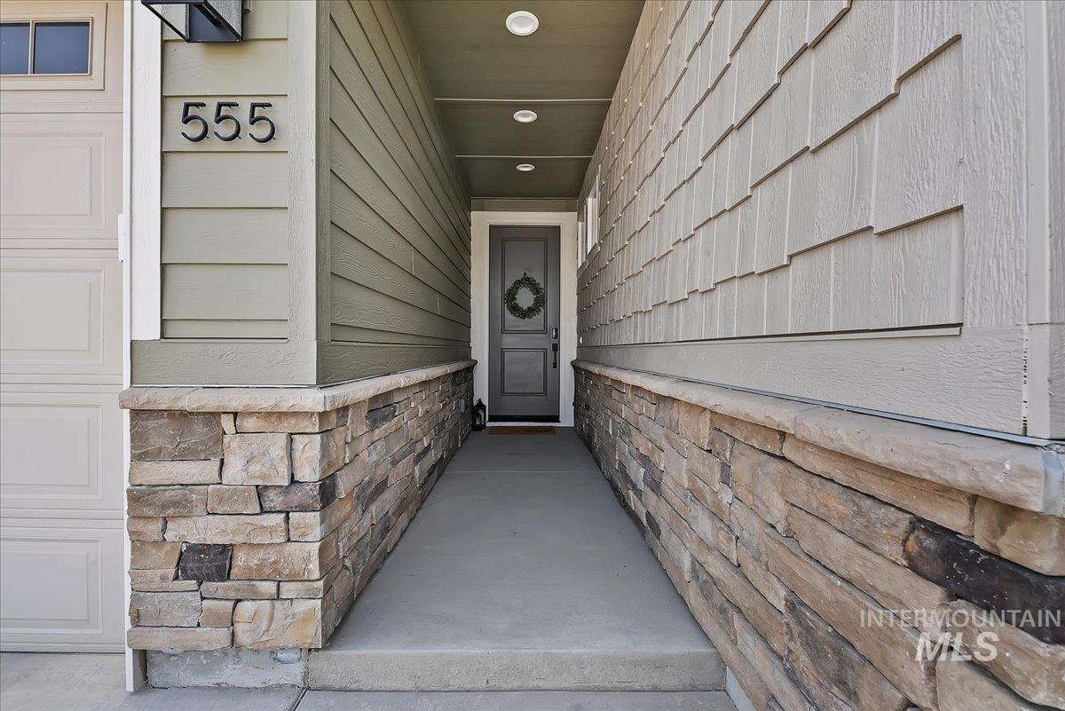 555 Burnside Ave, Middleton, Idaho 83644, 3 Bedrooms, 2 Bathrooms, Residential For Sale, Price $554,900, 98996434