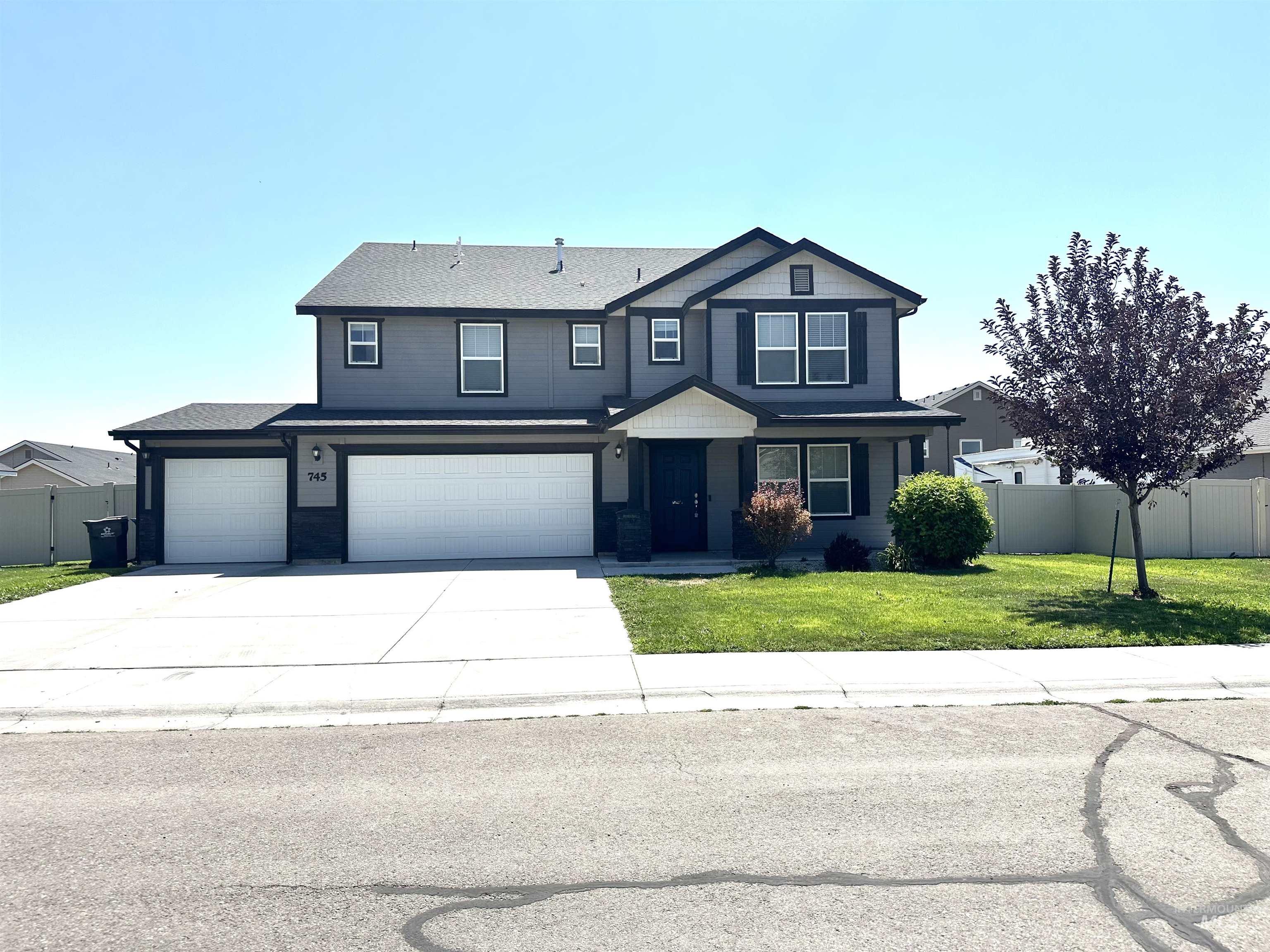745 SW Inby, Mountain Home, Idaho 83647, 4 Bedrooms, 3.5 Bathrooms, Residential For Sale, Price $493,000, 98996439