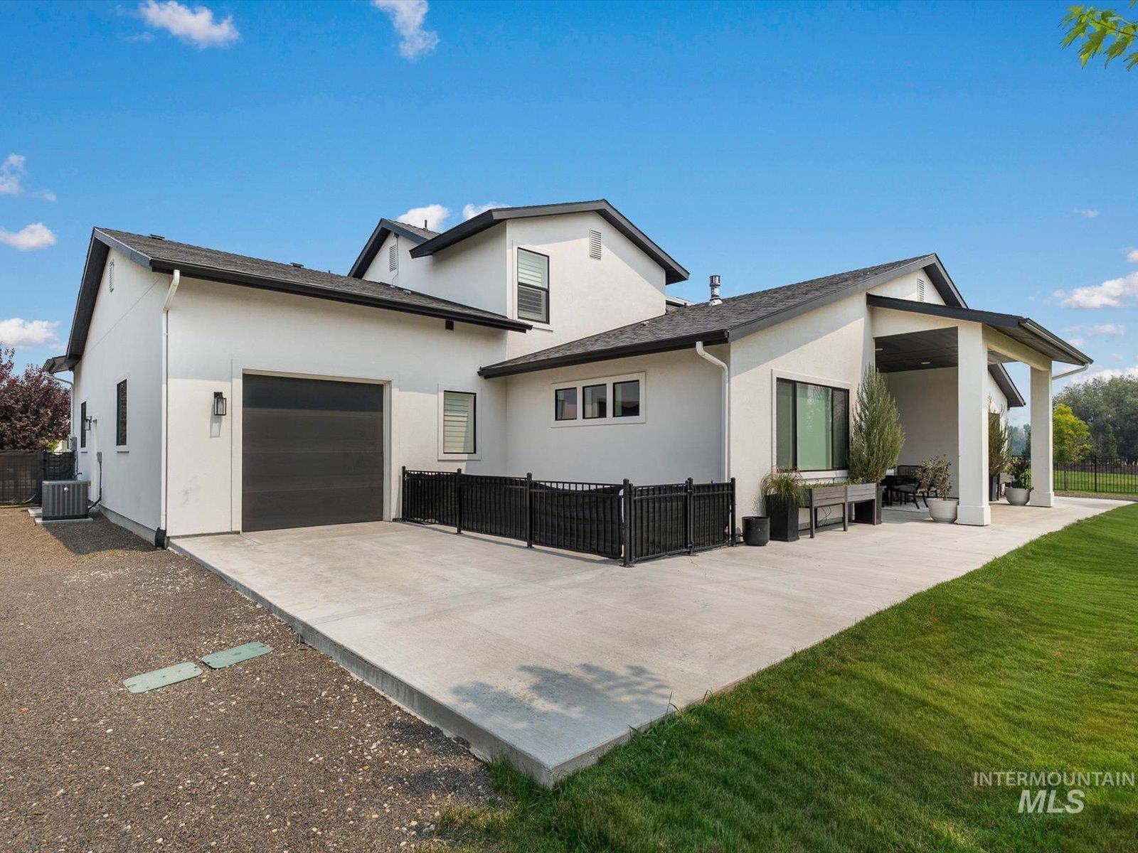 10421 W Otter Rock Dr, Star, Idaho 83669, 4 Bedrooms, 3.5 Bathrooms, Residential For Sale, Price $1,699,000, 98996442